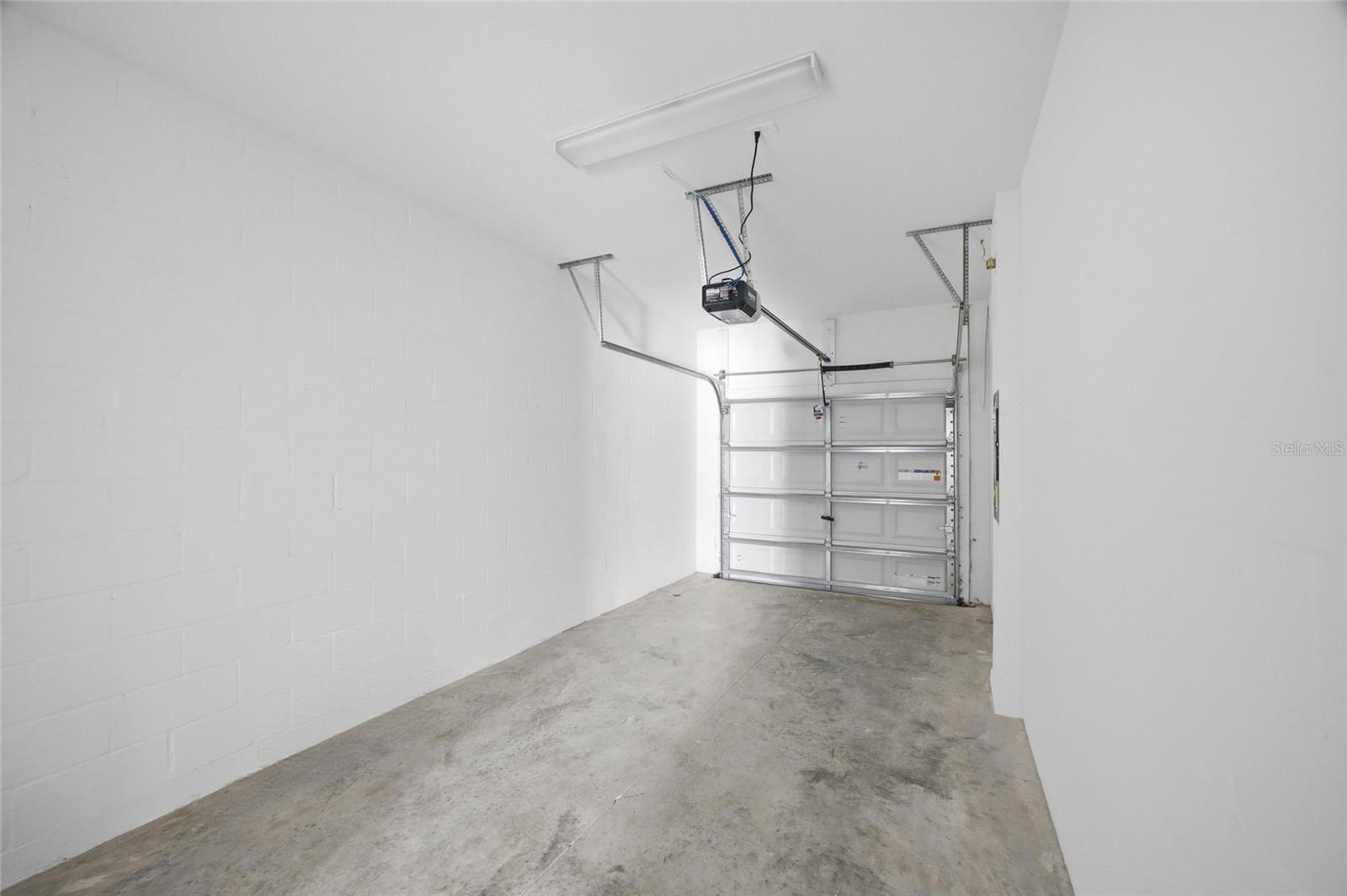 Listing photo id 21 for 10149 Trumpet Honeysuckle Way