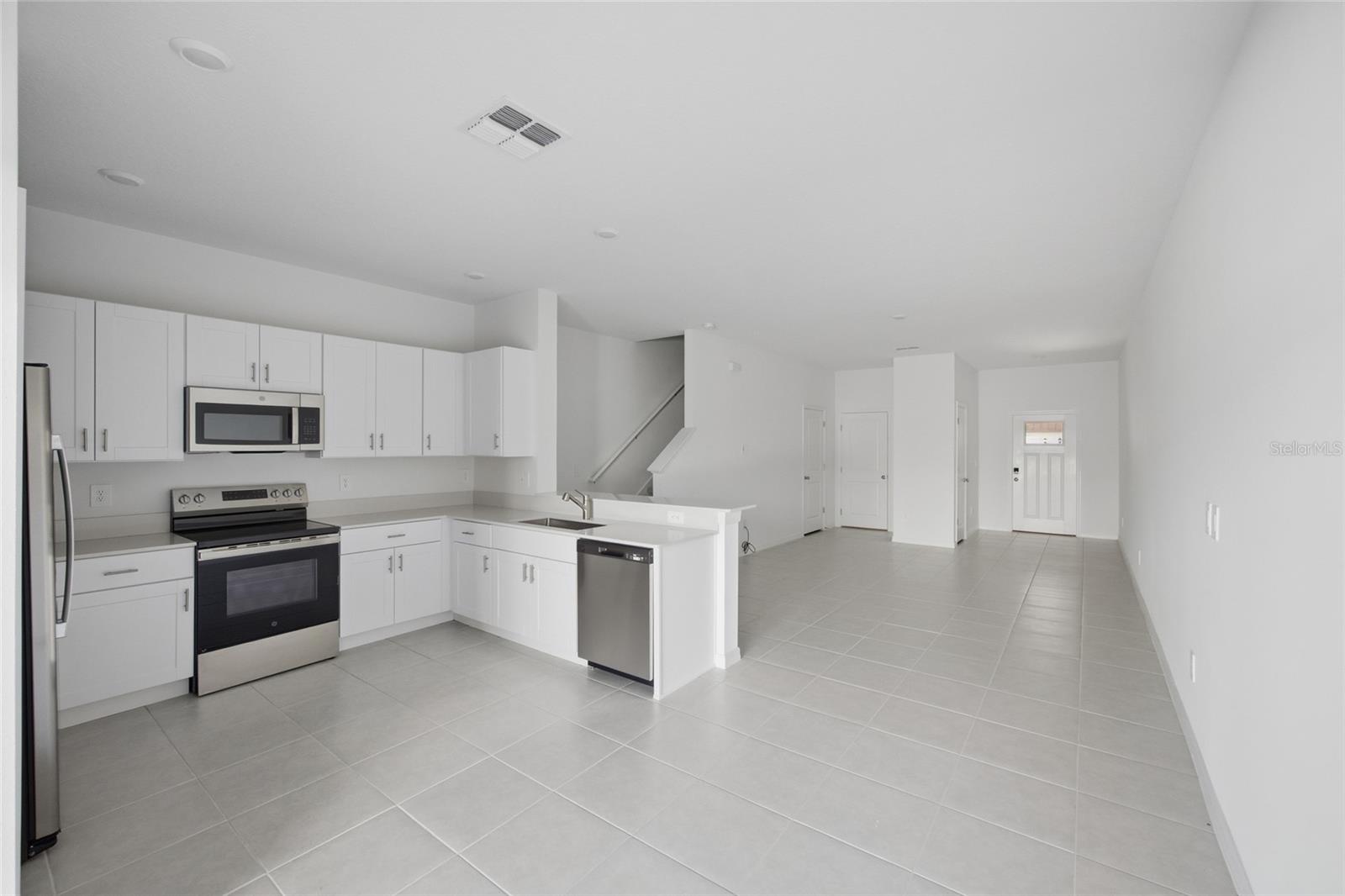 Listing photo id 6 for 10149 Trumpet Honeysuckle Way