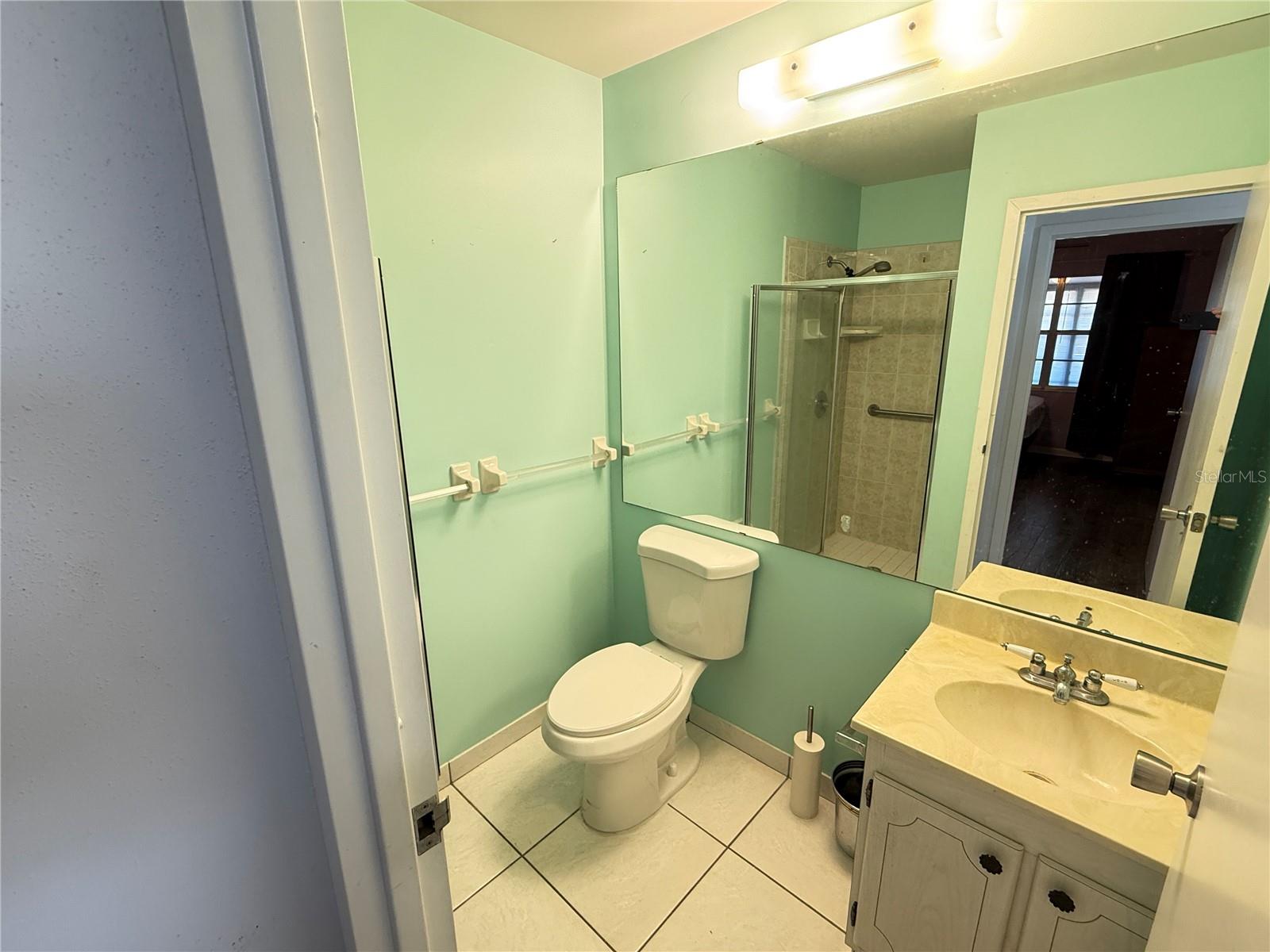 Image 18 of 29 For 402 Dorchester Place 40