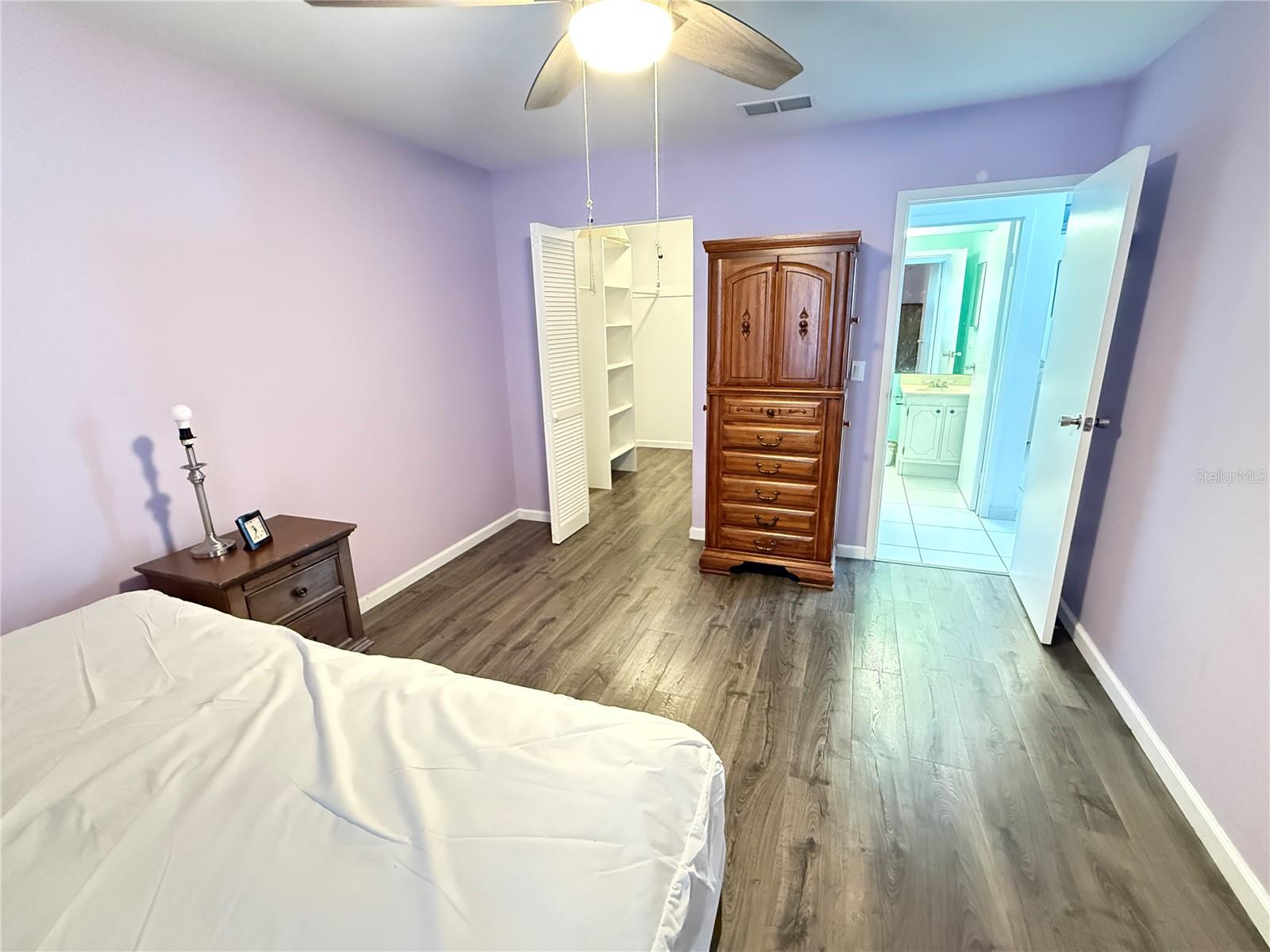 Image 24 of 29 For 402 Dorchester Place 40