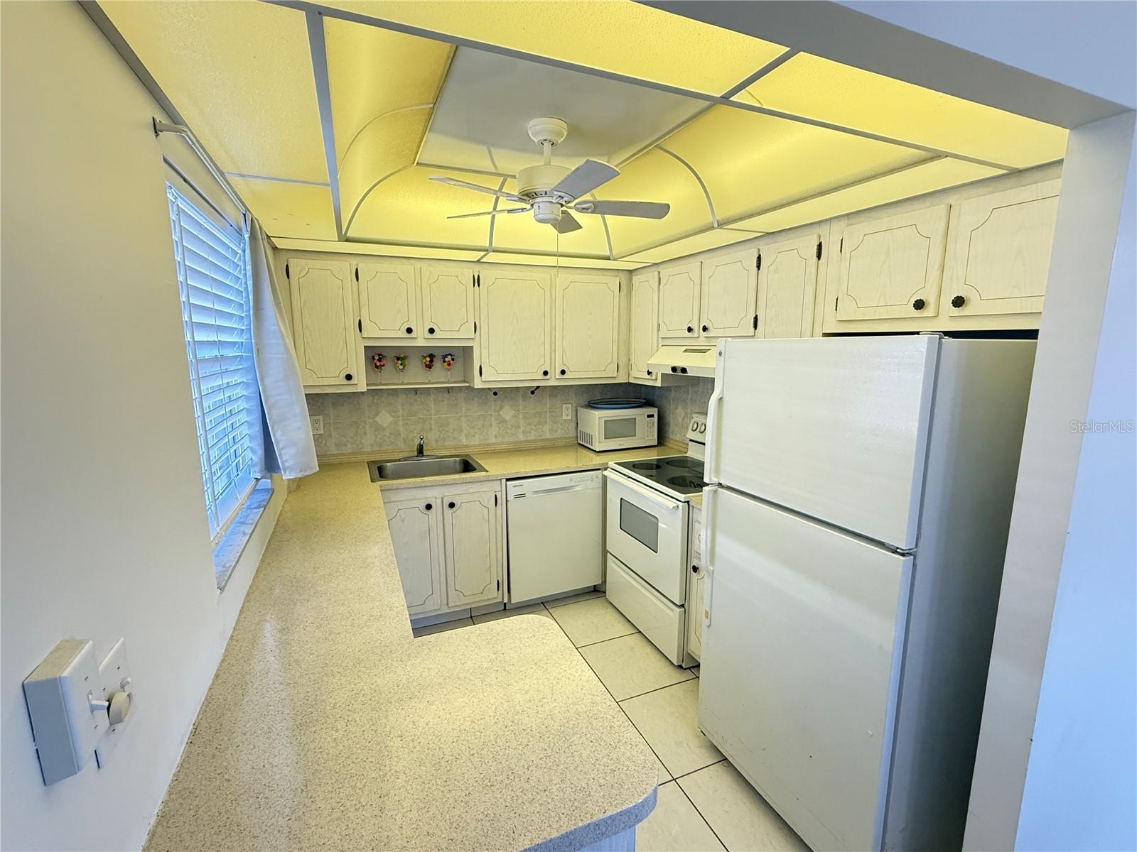 Image 9 of 29 For 402 Dorchester Place 40