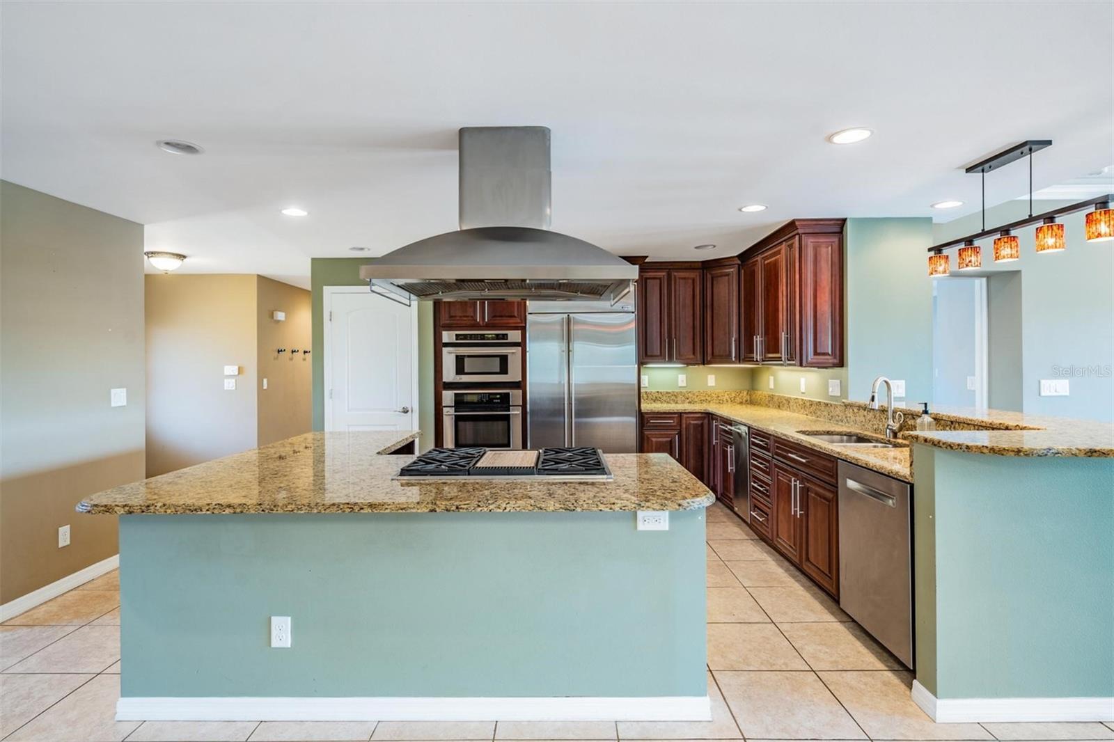 Listing photo id 14 for 1926 Montana Avenue Ne