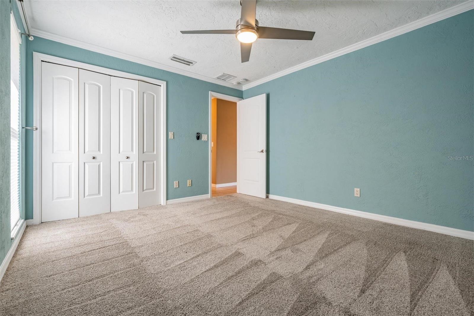 Listing photo id 17 for 1926 Montana Avenue Ne