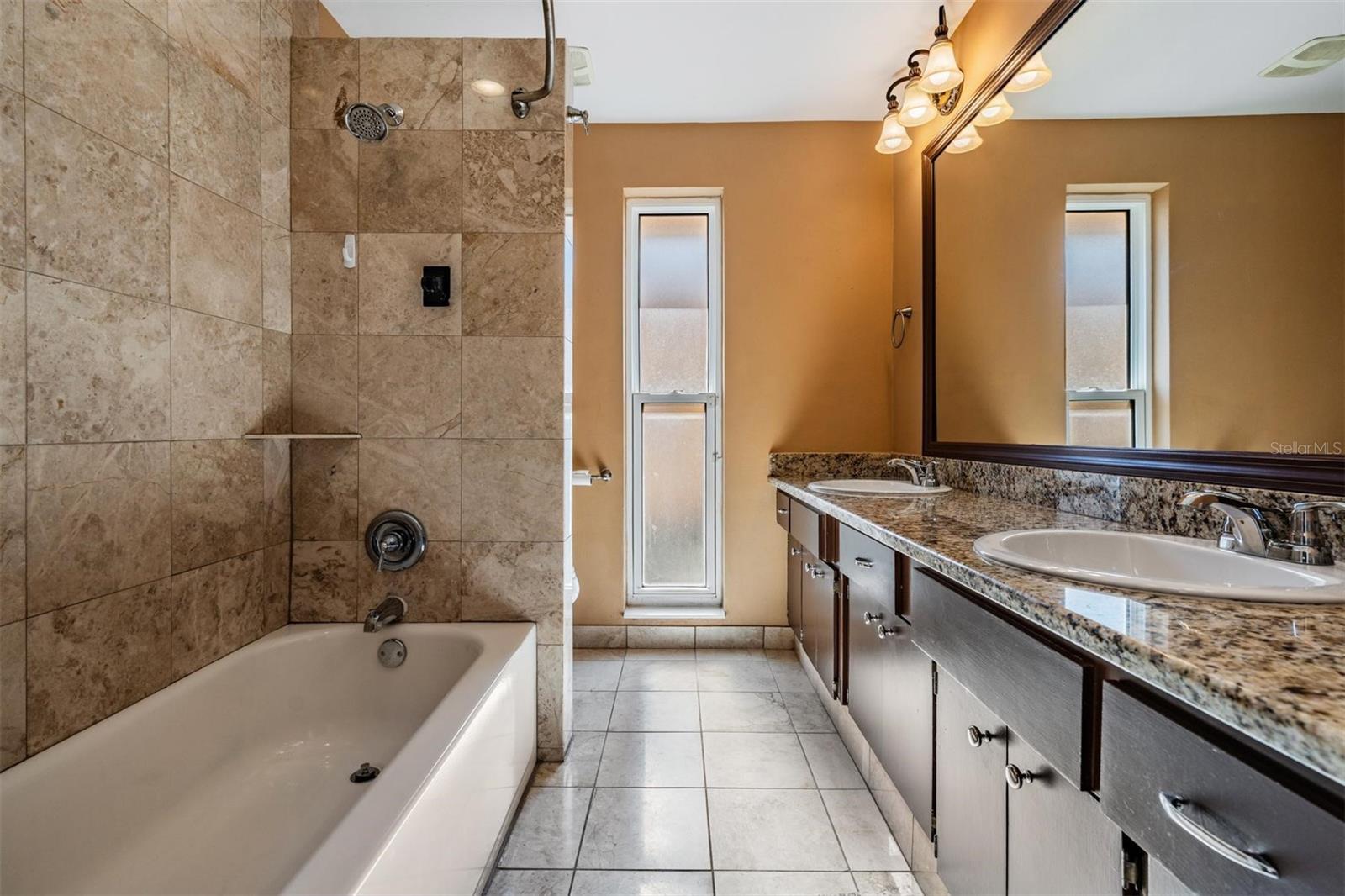 Listing photo id 19 for 1926 Montana Avenue Ne