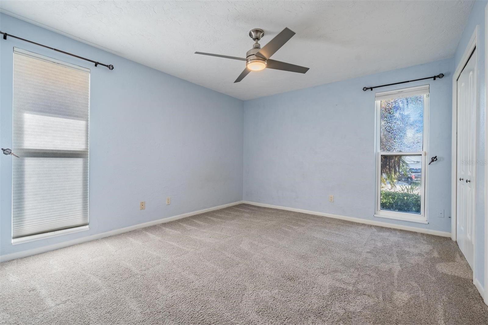 Listing photo id 20 for 1926 Montana Avenue Ne