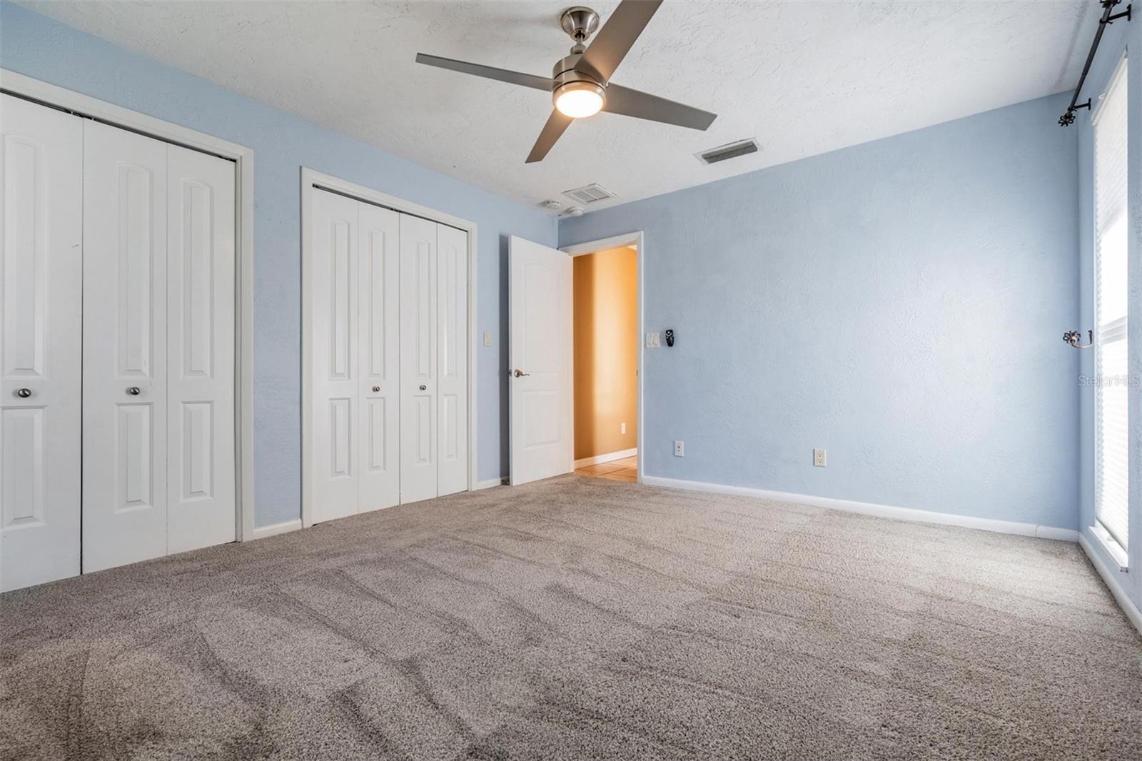 Listing photo id 22 for 1926 Montana Avenue Ne