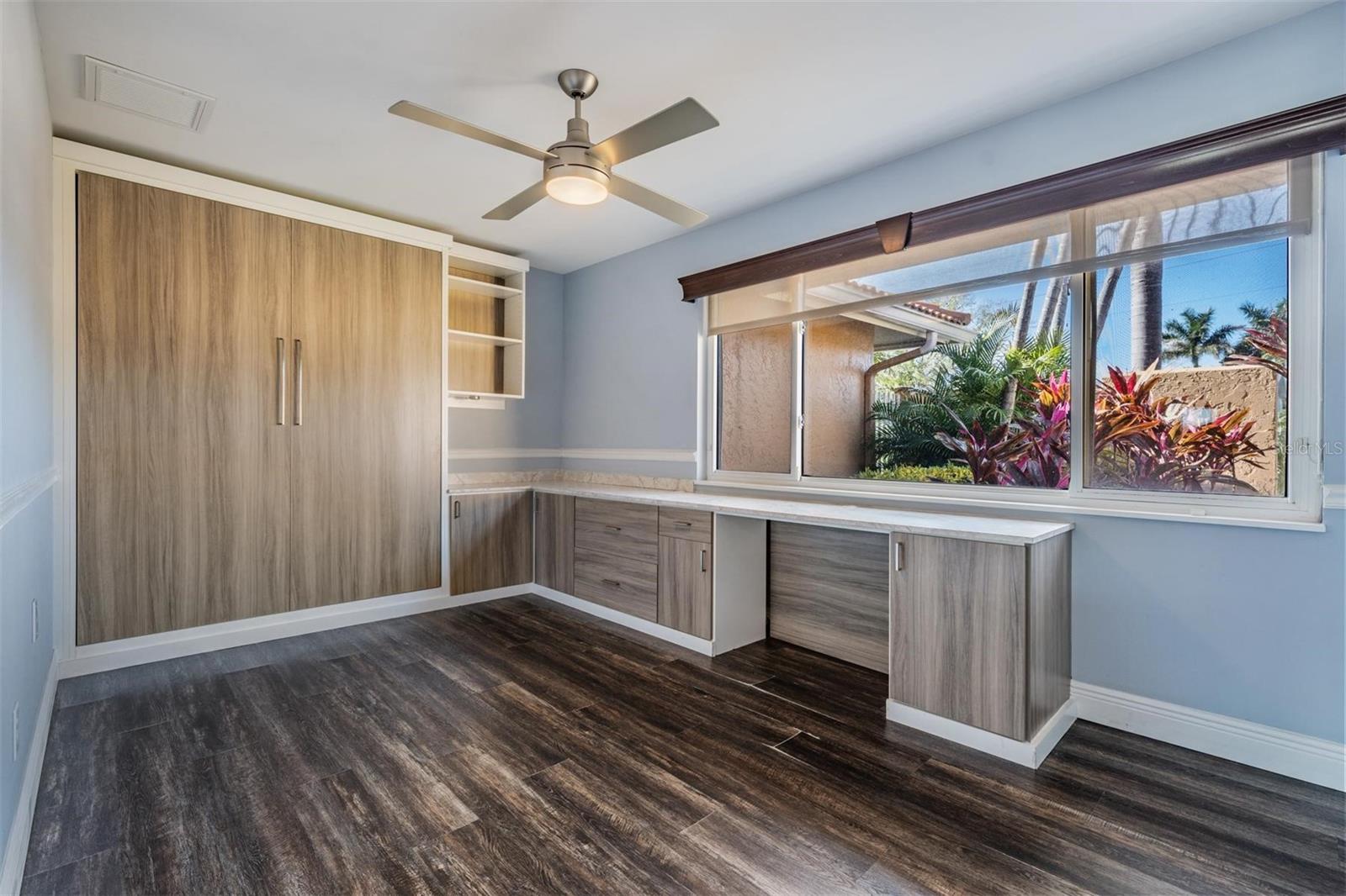 Listing photo id 23 for 1926 Montana Avenue Ne