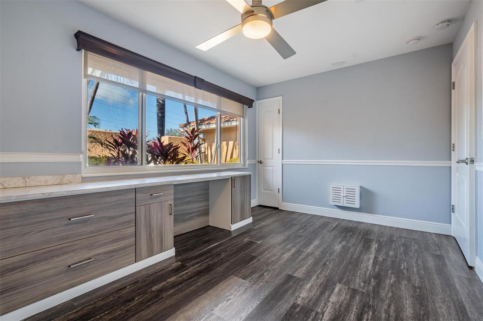 Listing photo id 24 for 1926 Montana Avenue Ne