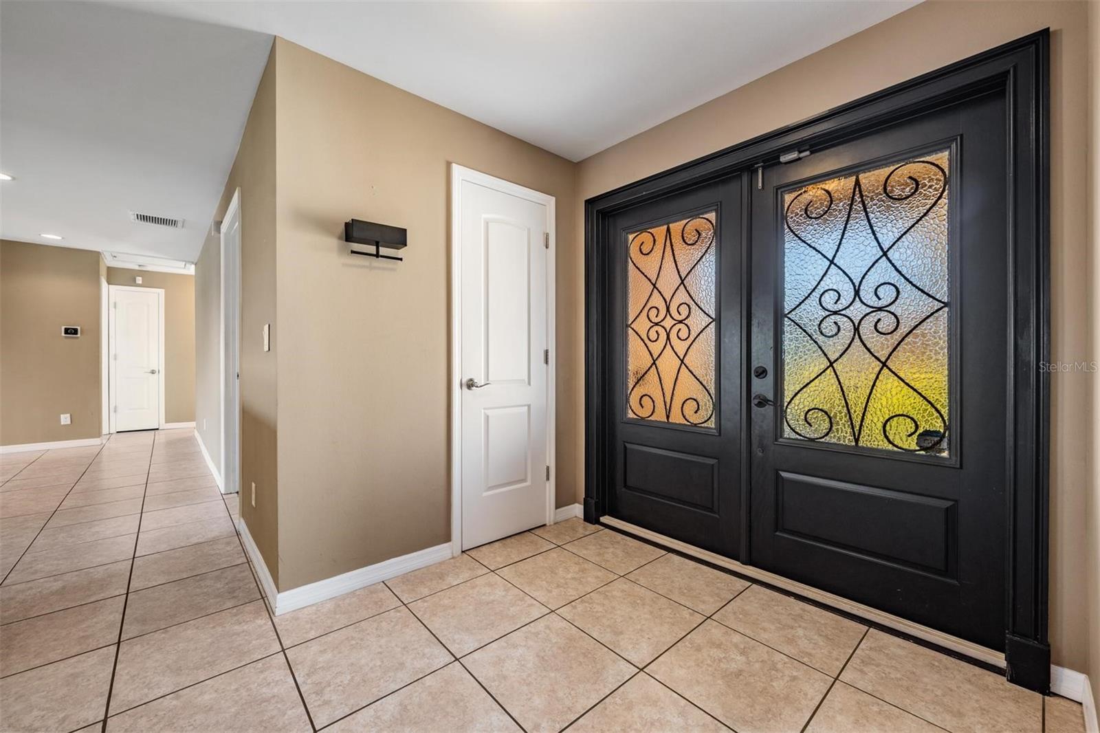 Listing photo id 26 for 1926 Montana Avenue Ne