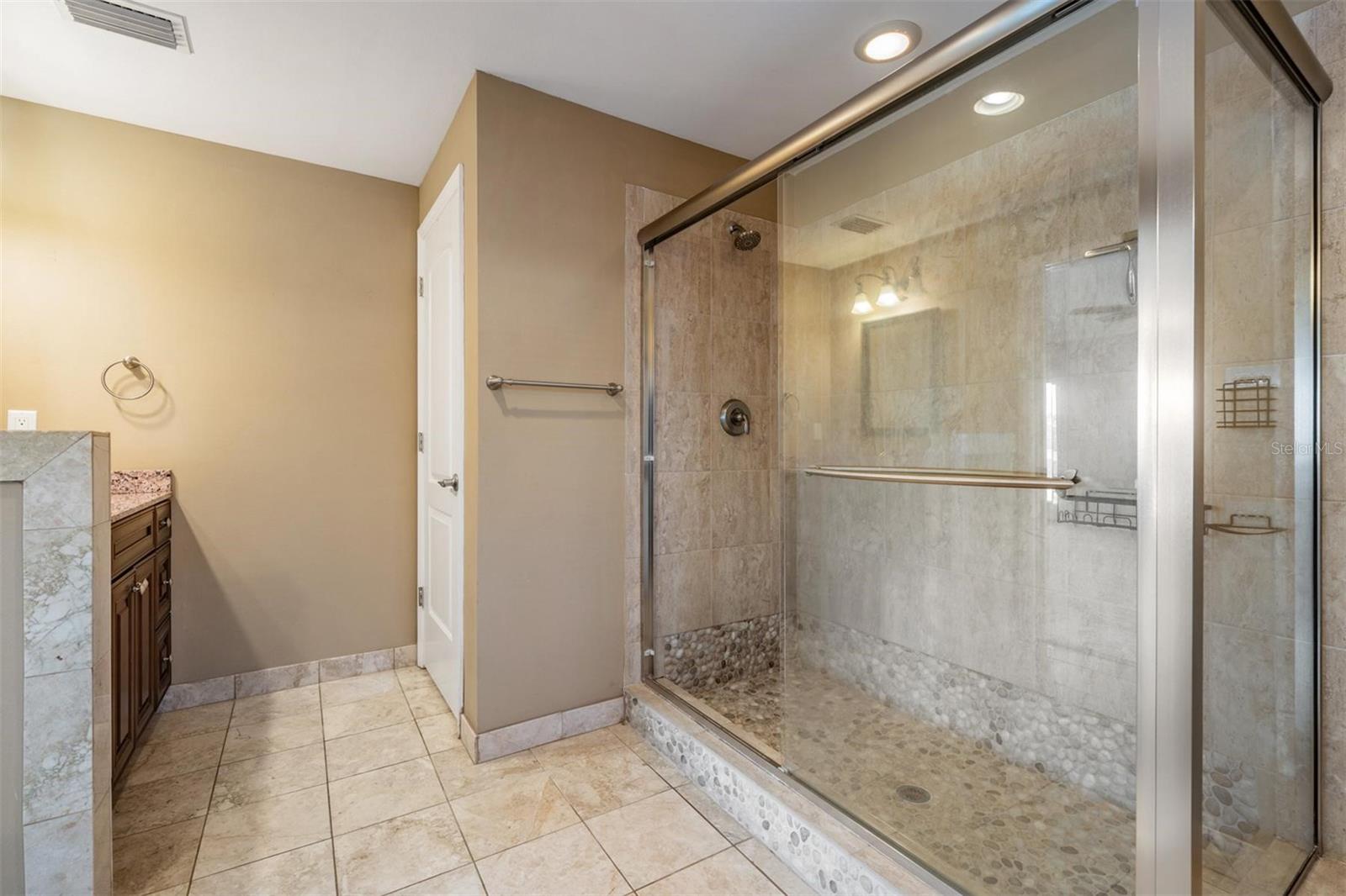 Listing photo id 33 for 1926 Montana Avenue Ne