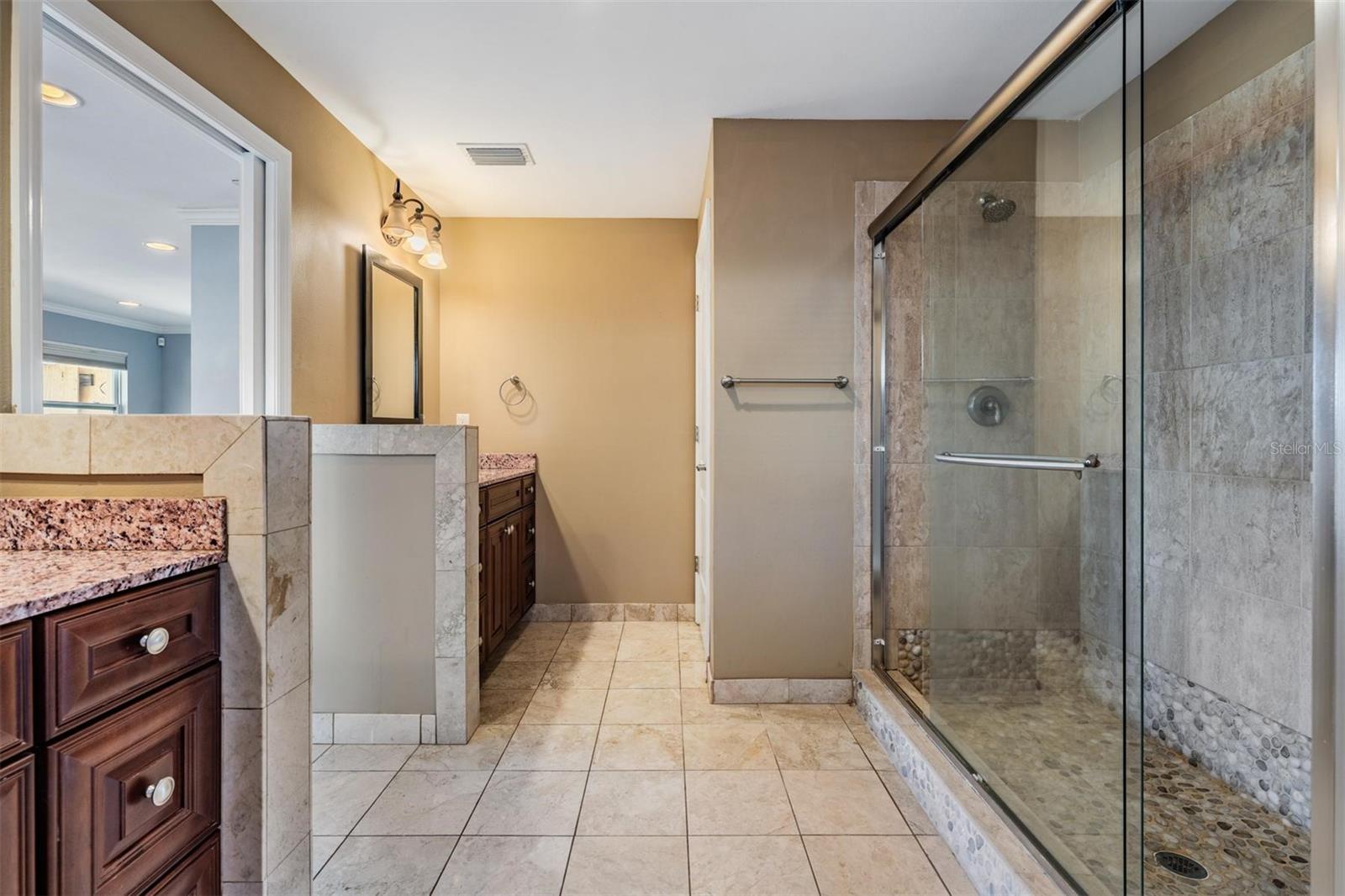 Listing photo id 34 for 1926 Montana Avenue Ne