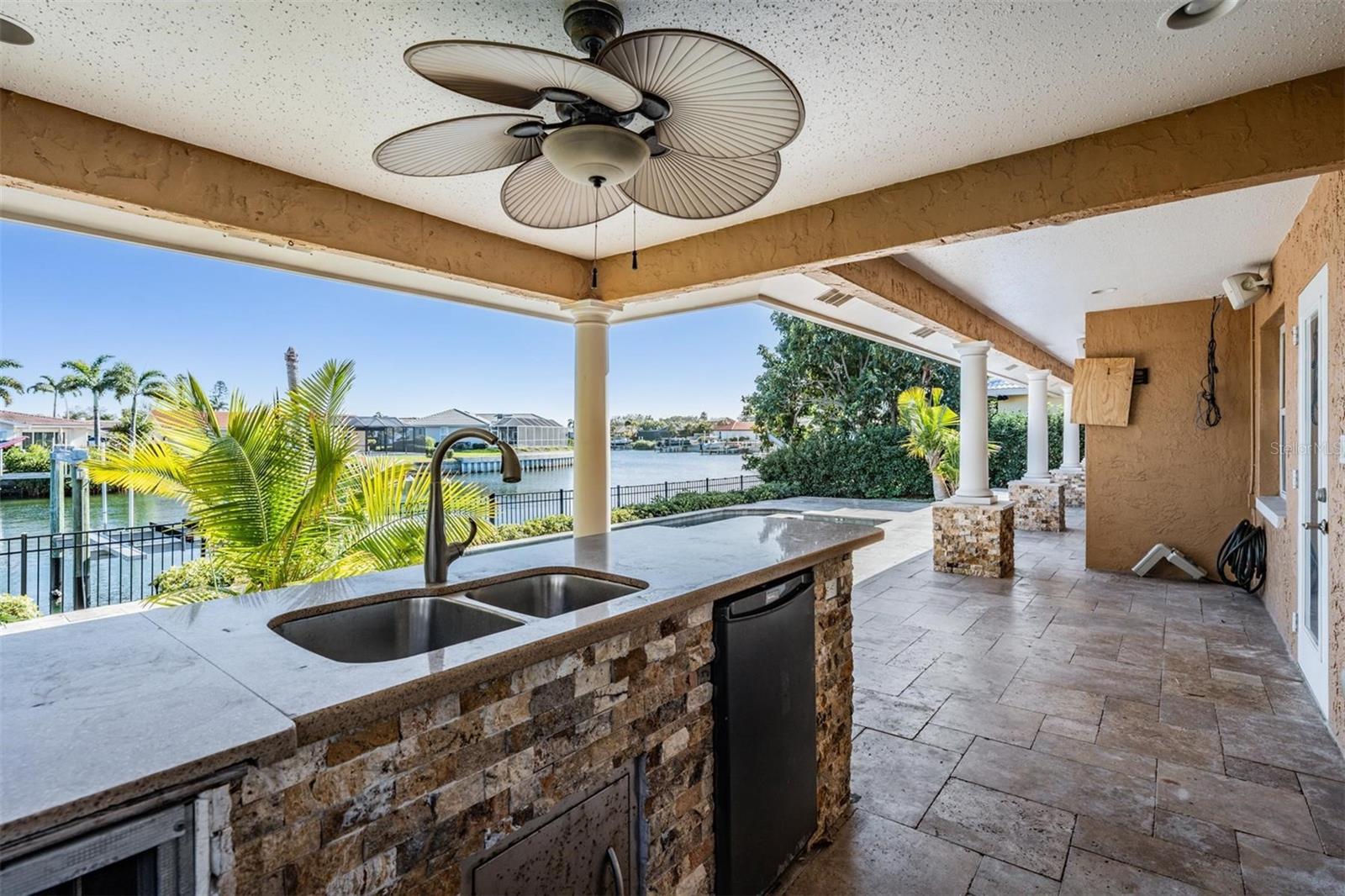 Listing photo id 48 for 1926 Montana Avenue Ne