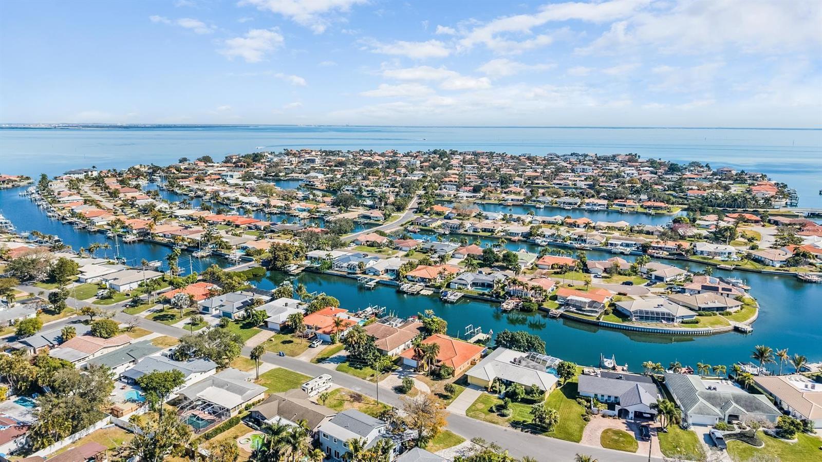 Listing photo id 54 for 1926 Montana Avenue Ne