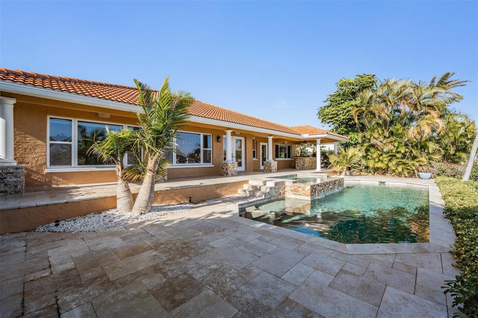 Listing photo id 55 for 1926 Montana Avenue Ne