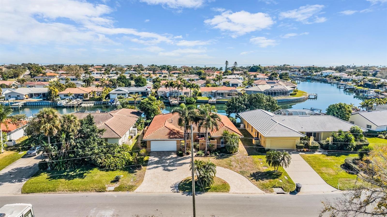 Listing photo id 56 for 1926 Montana Avenue Ne