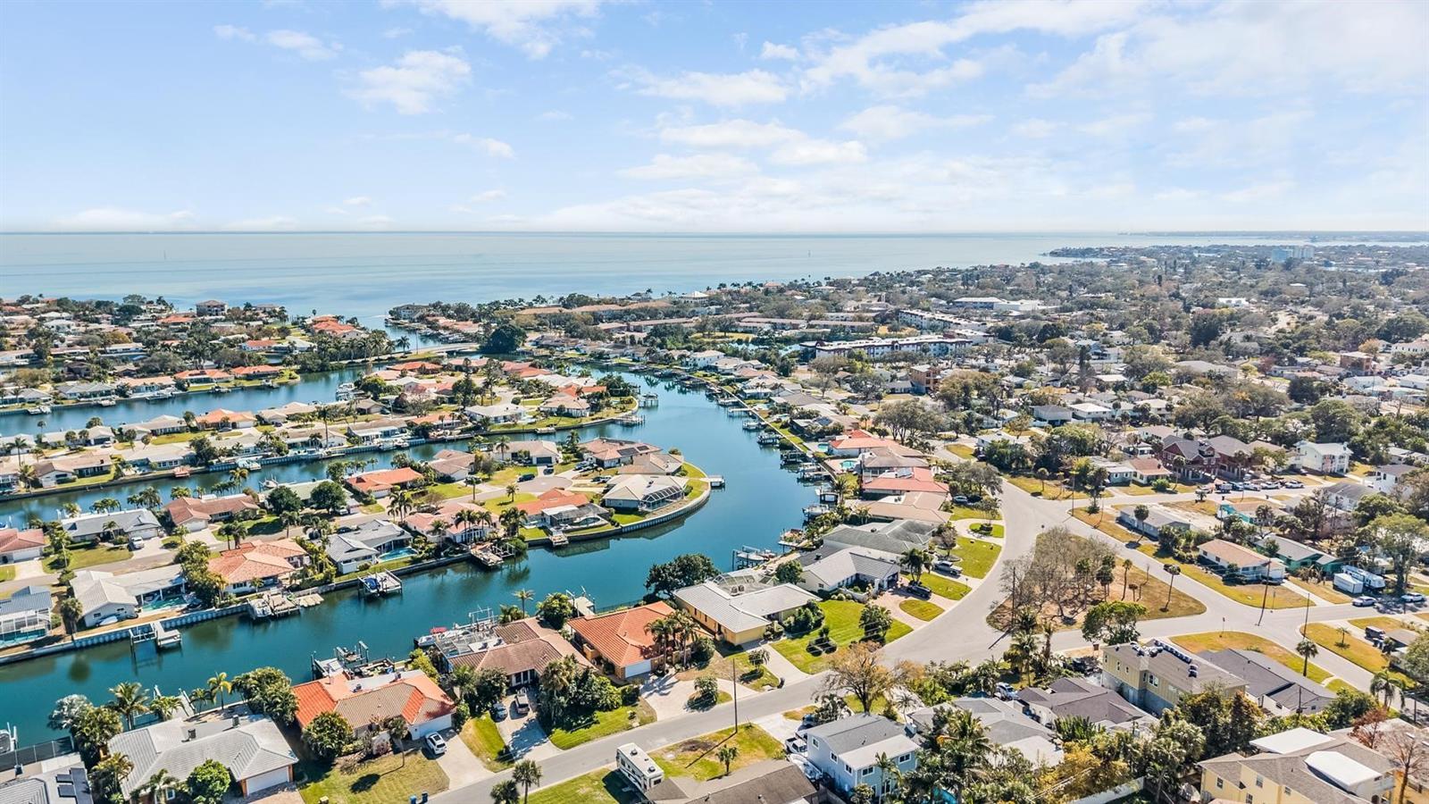 Listing photo id 57 for 1926 Montana Avenue Ne