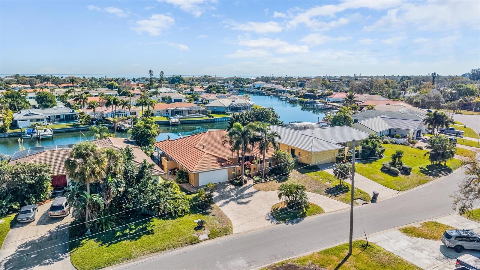 Listing photo id 58 for 1926 Montana Avenue Ne