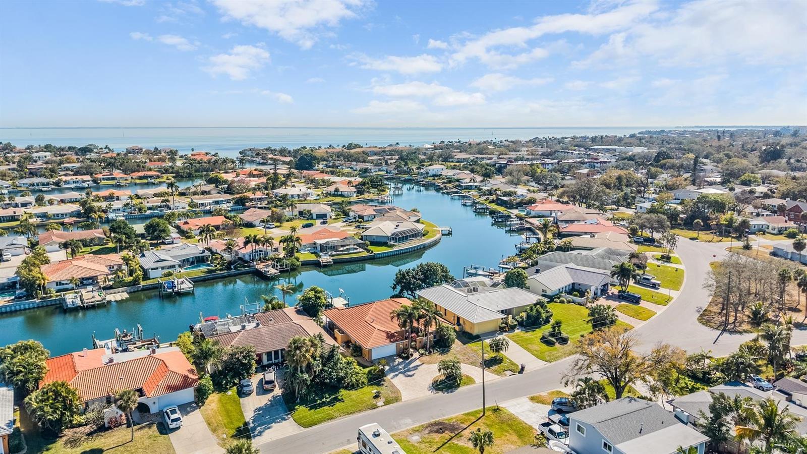 Listing photo id 59 for 1926 Montana Avenue Ne