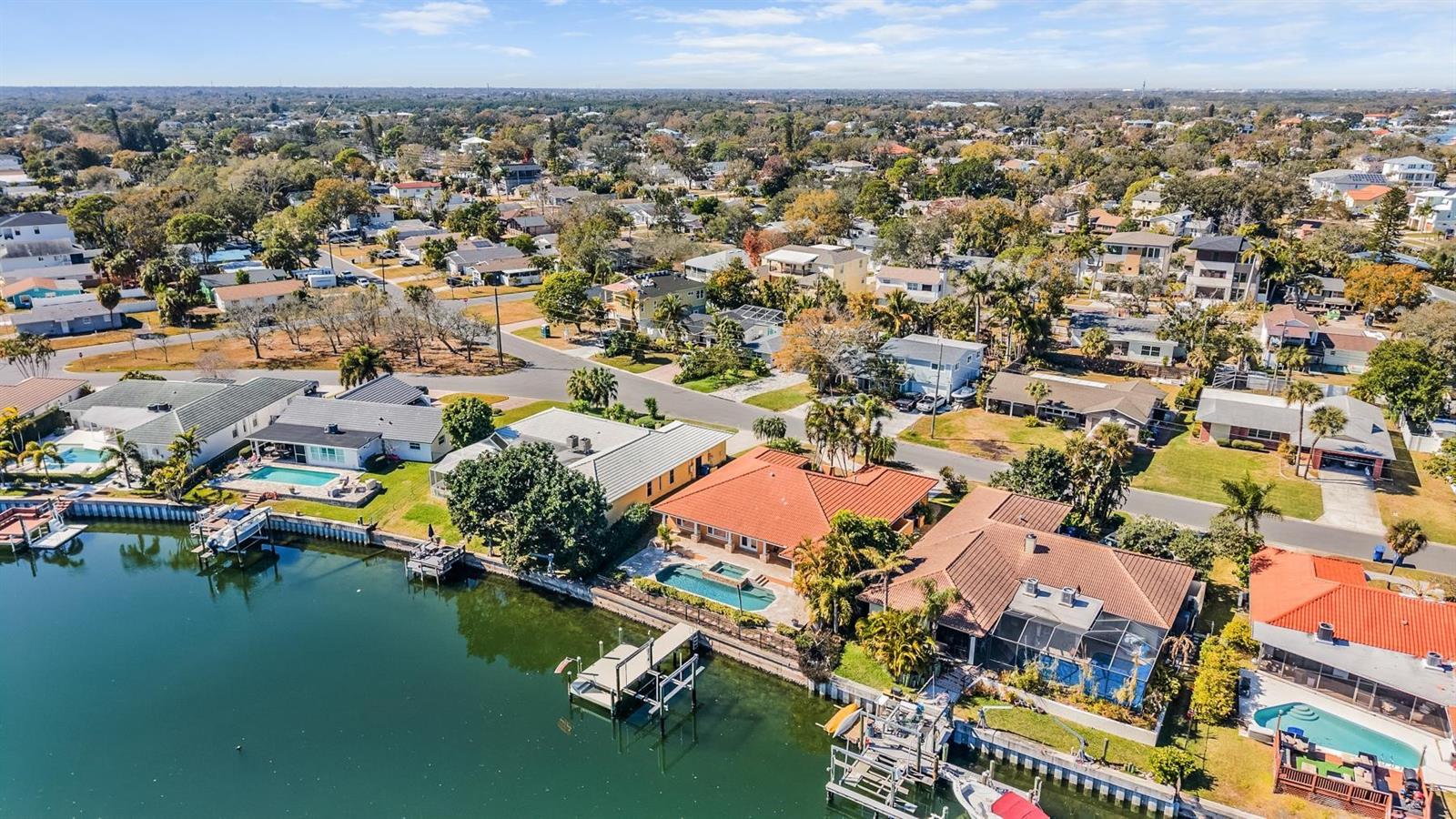 Listing photo id 61 for 1926 Montana Avenue Ne