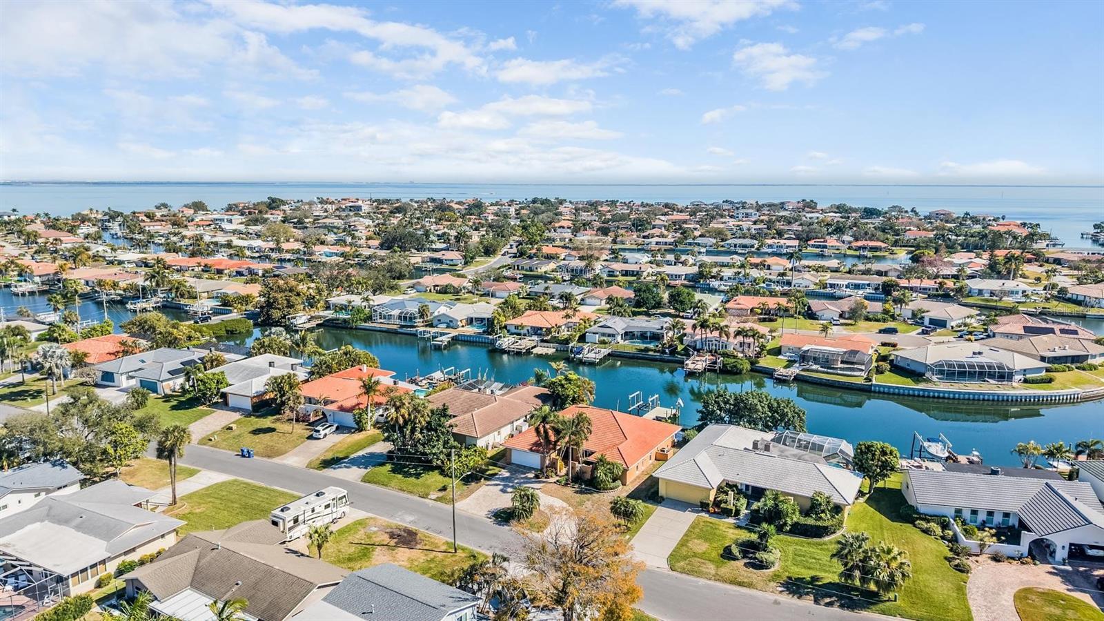 Listing photo id 62 for 1926 Montana Avenue Ne