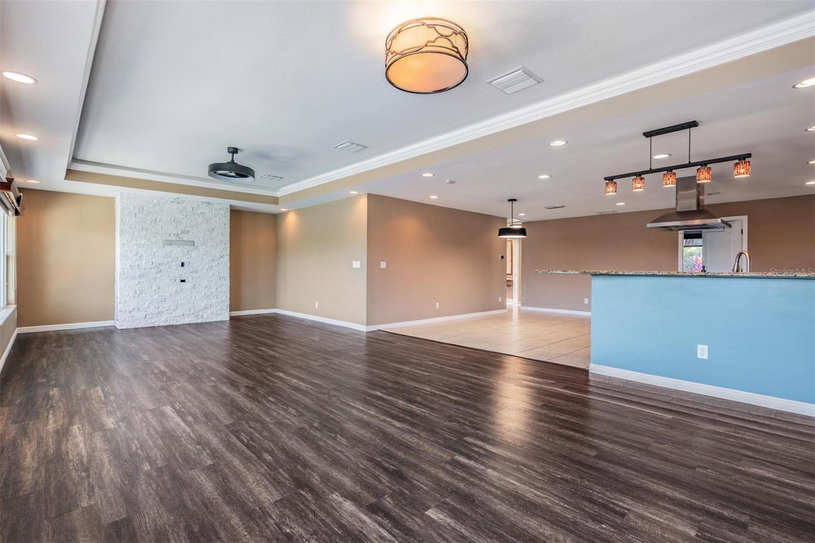 Listing photo id 6 for 1926 Montana Avenue Ne