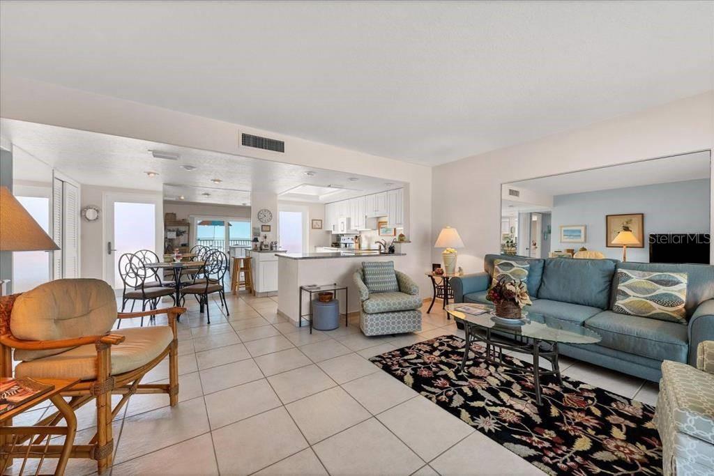 Image 2 of 12 For 6154 Midnight Pass Road 305