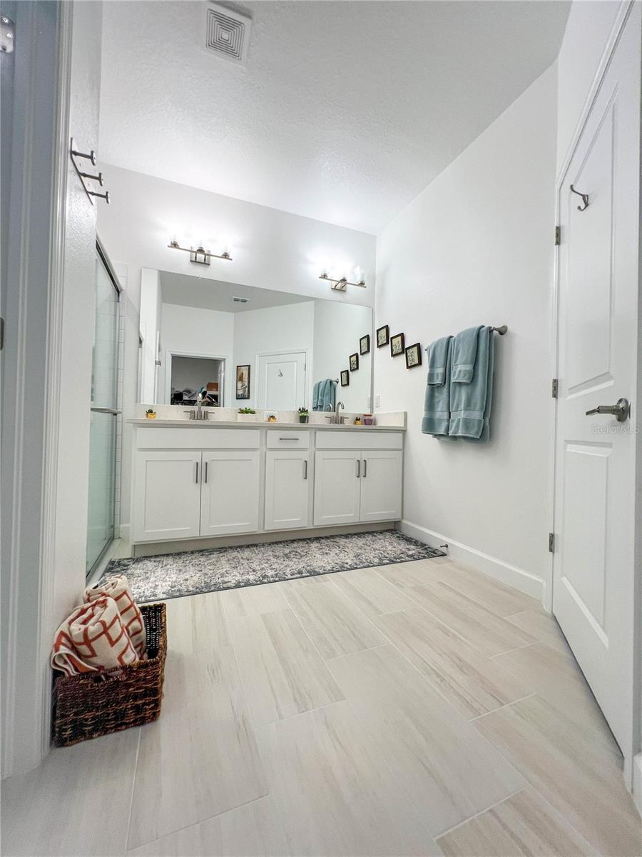 Image 31 of 59 For 12605 Tahitian Pearl Circle