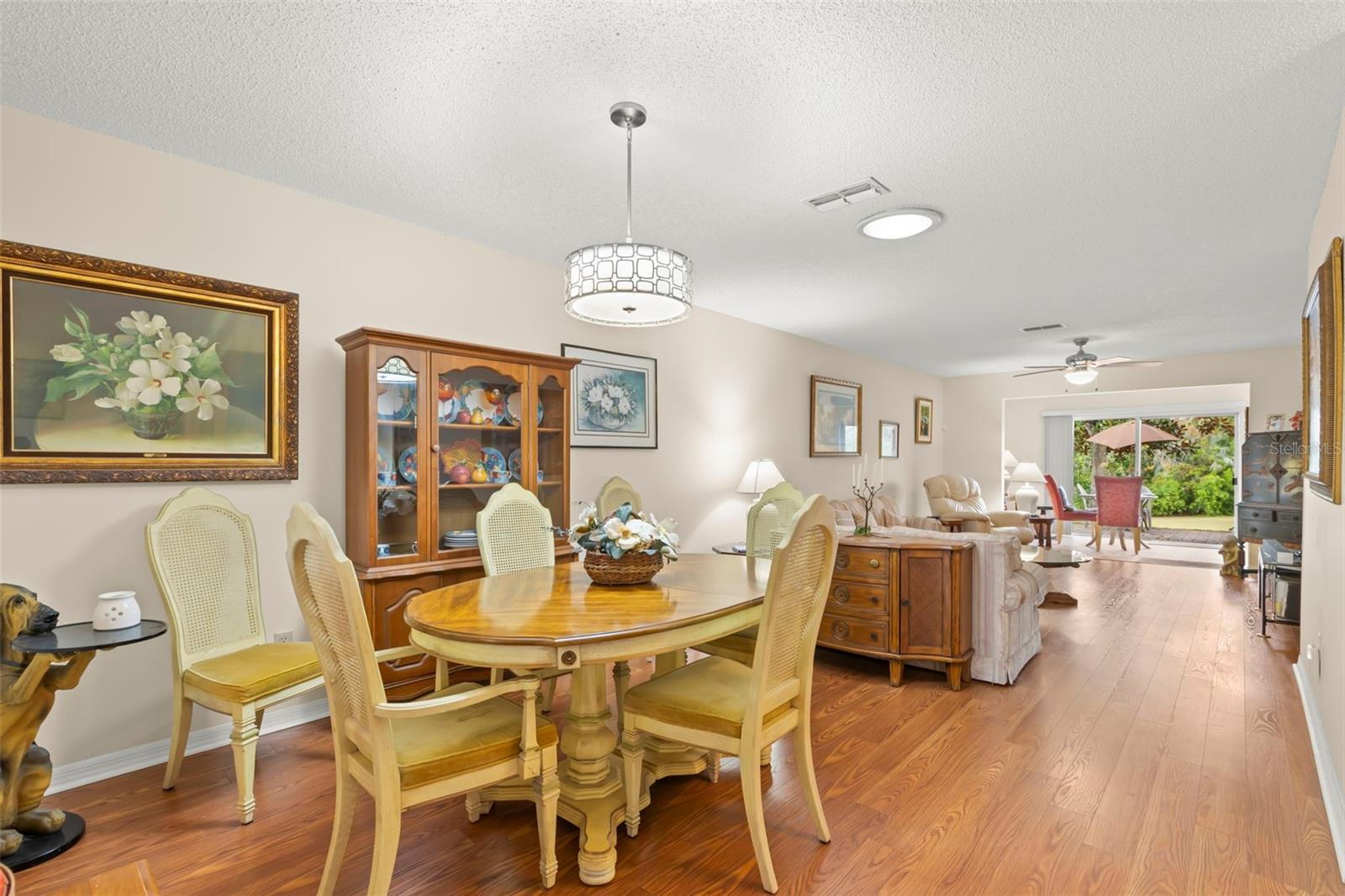 Image 11 of 33 For 1084 Dunrobin Drive D