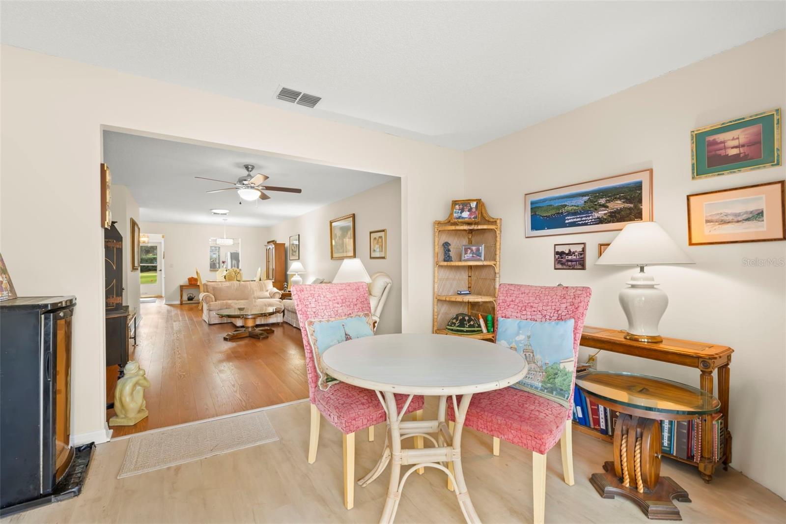 Image 20 of 33 For 1084 Dunrobin Drive D