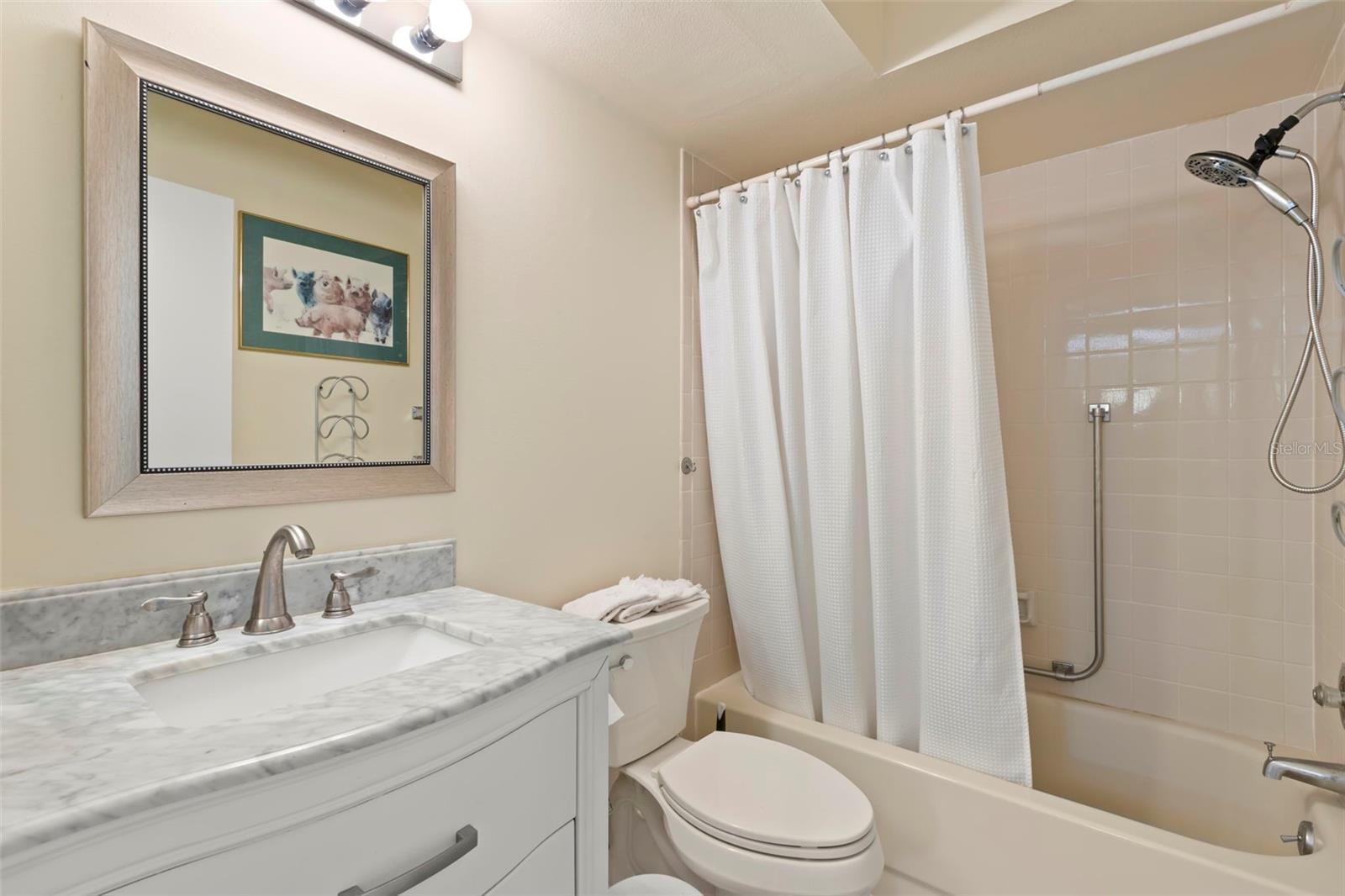 Image 30 of 33 For 1084 Dunrobin Drive D