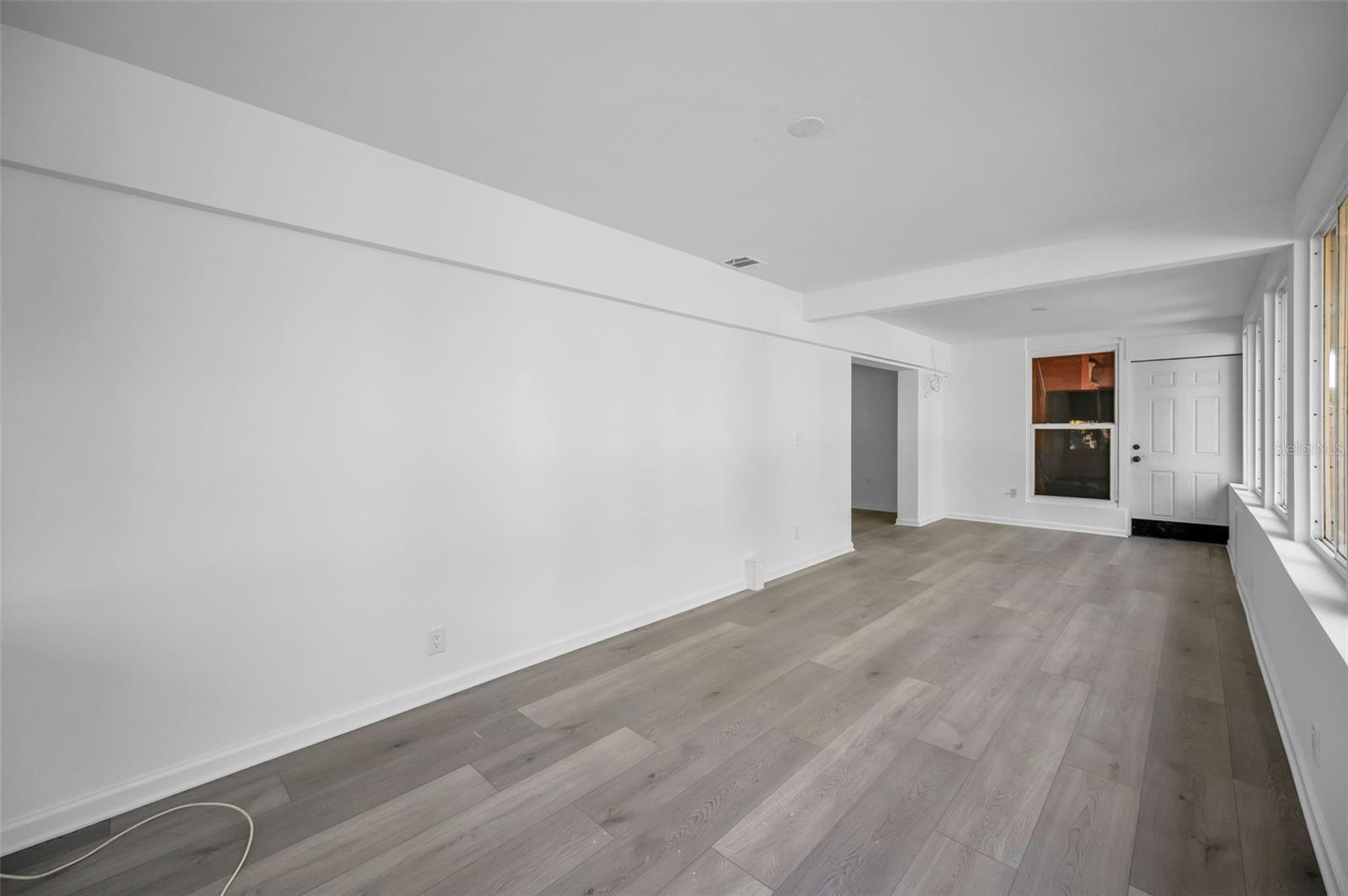 Listing photo id 15 for 406 Orchid Lane