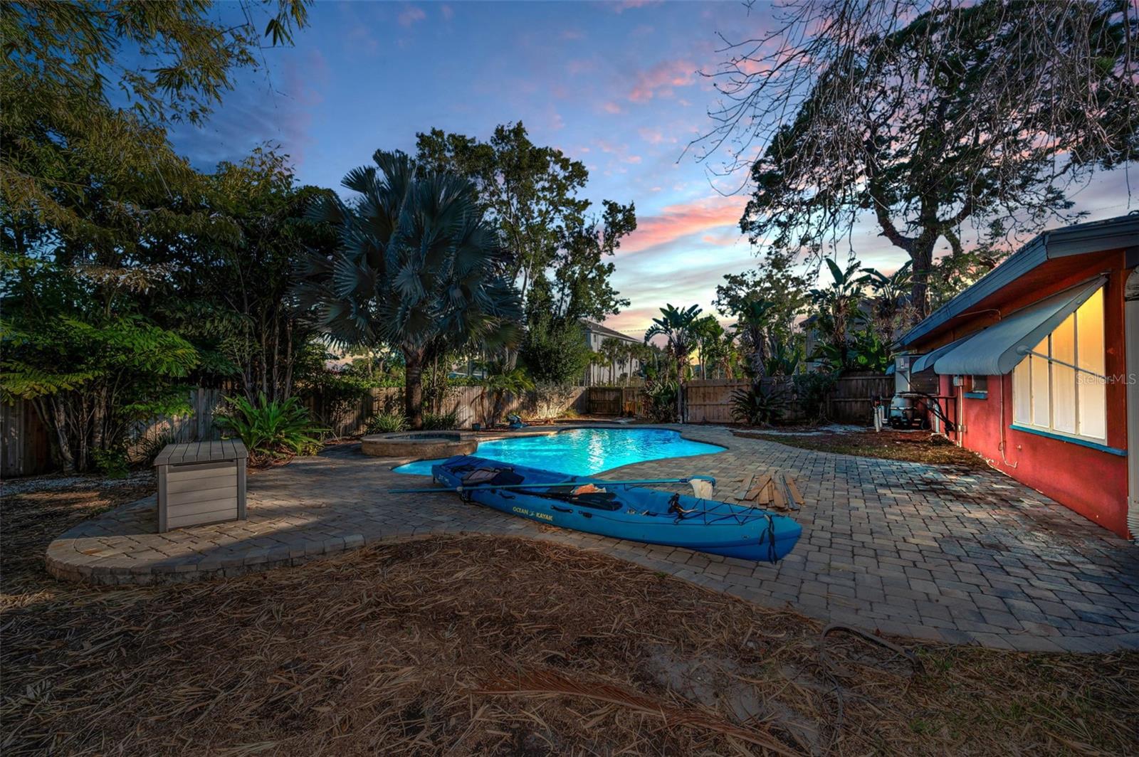 Listing photo id 26 for 406 Orchid Lane