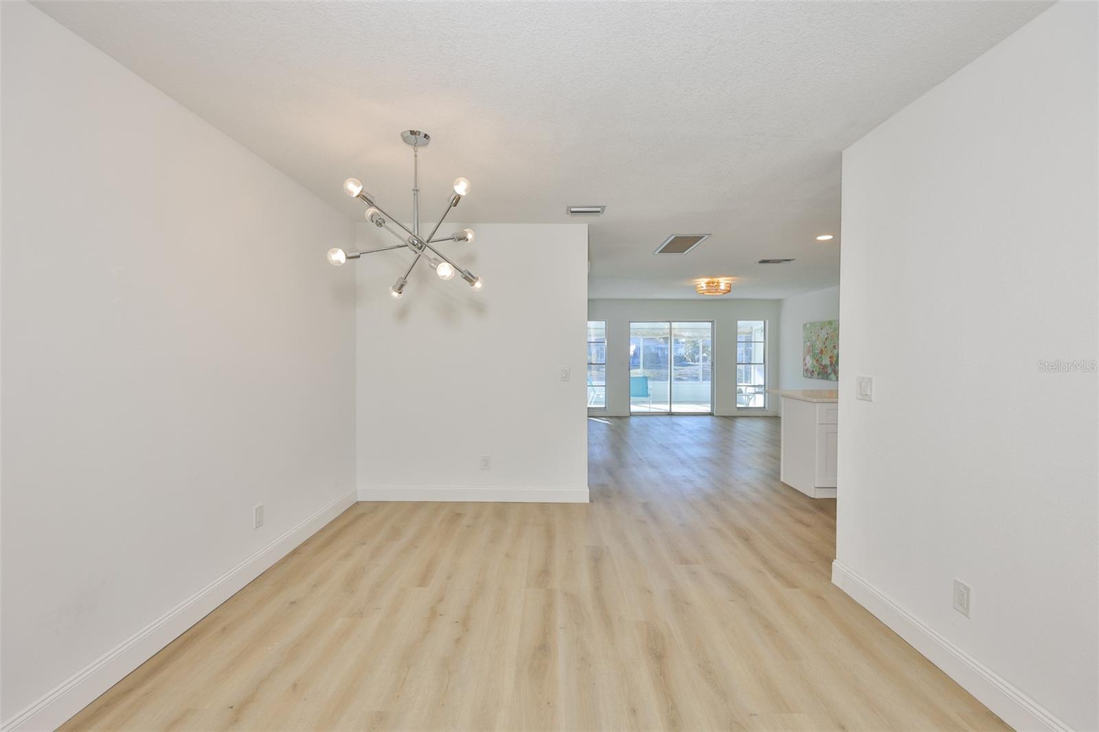 Image 10 of 41 For 325 Green Manor Drive