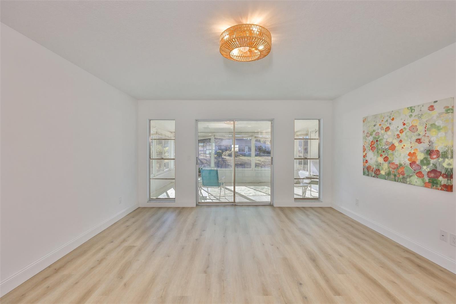 Image 14 of 41 For 325 Green Manor Drive