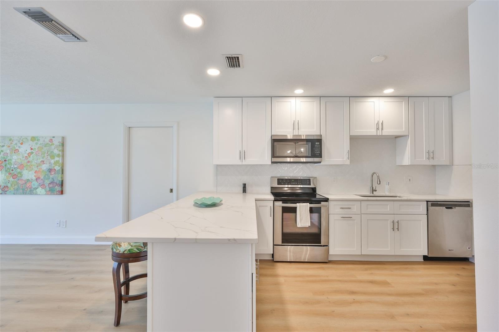 Image 16 of 41 For 325 Green Manor Drive