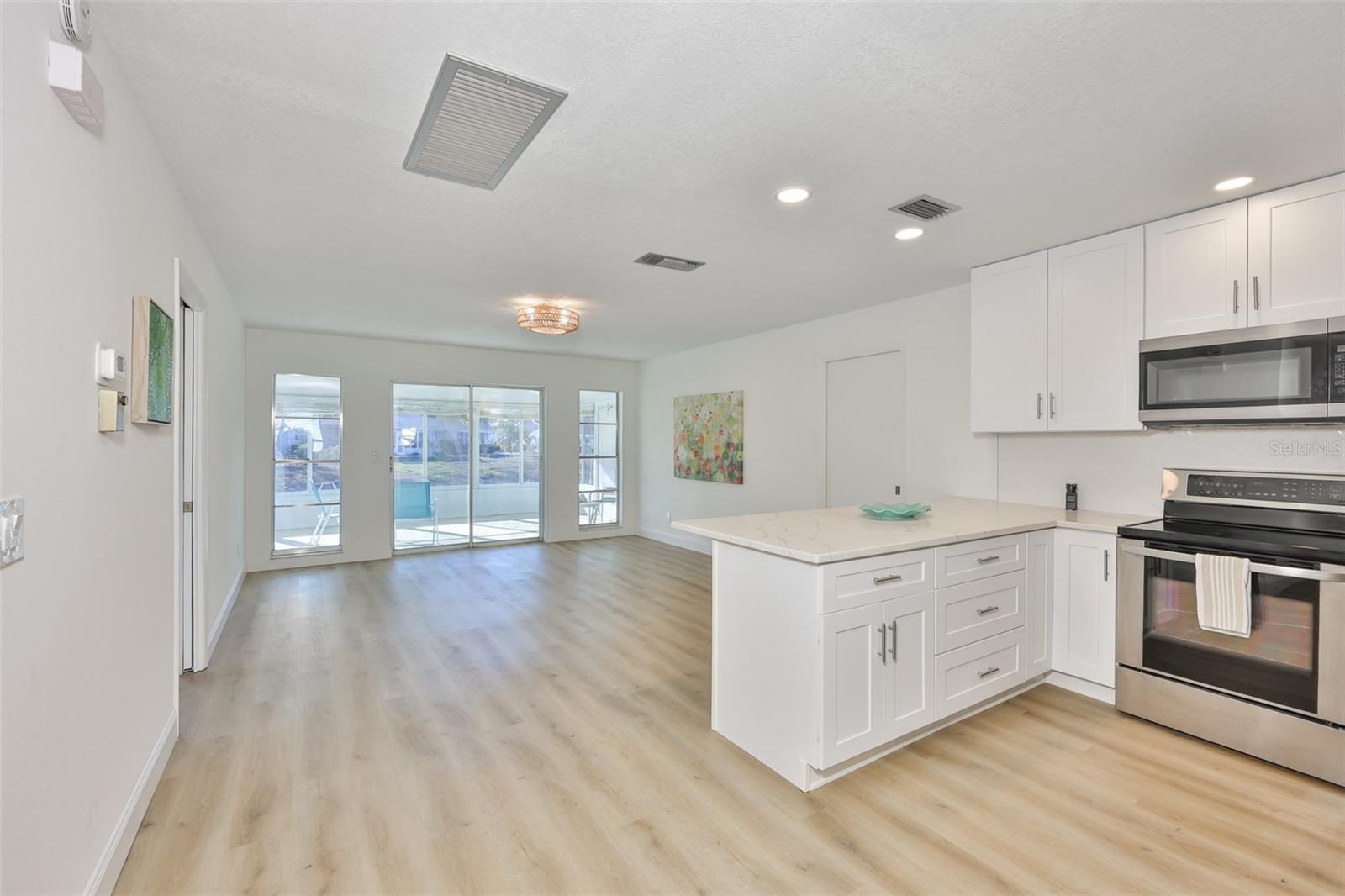 Image 19 of 41 For 325 Green Manor Drive