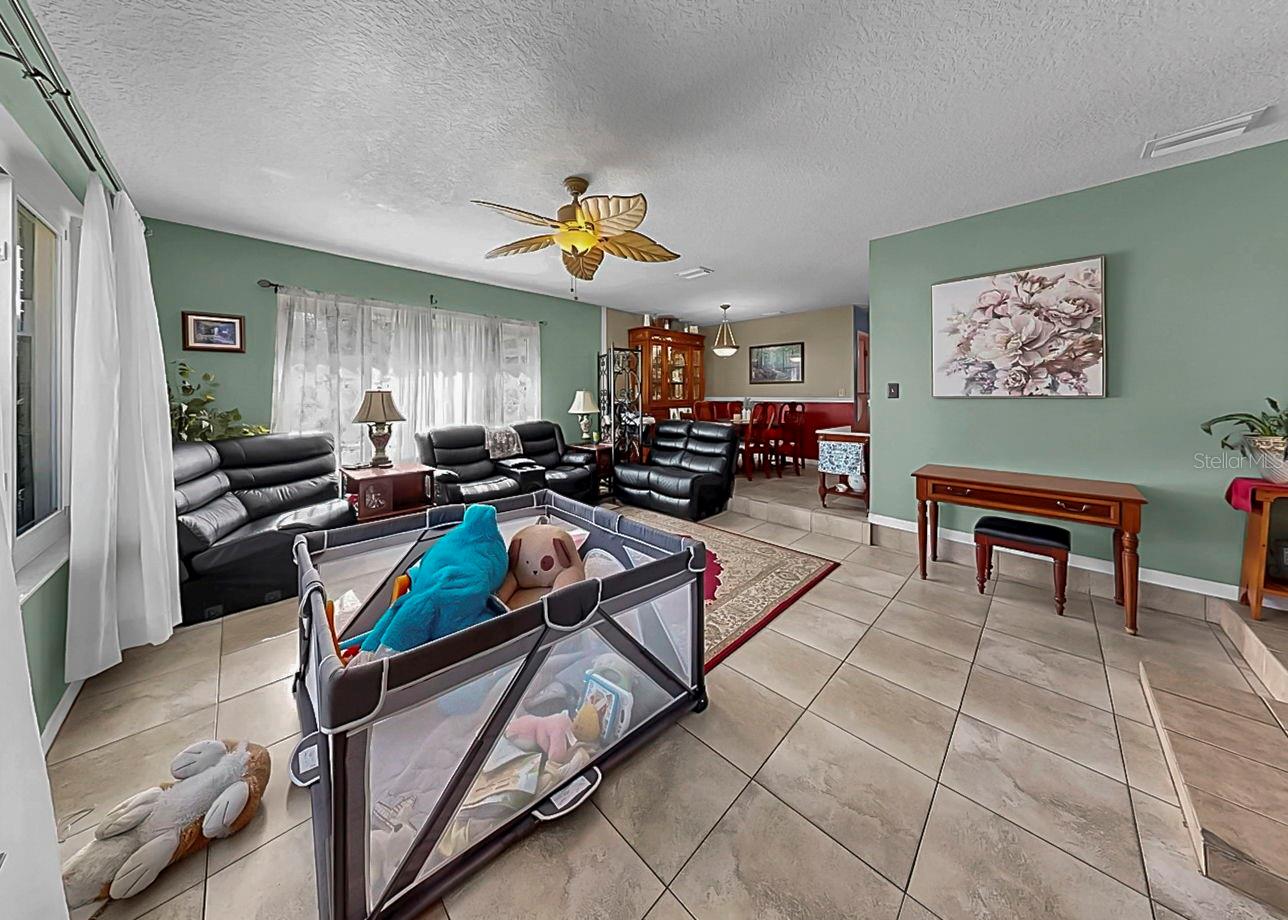 Image 13 of 37 For 913 Helena Drive