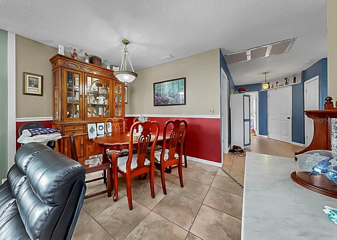 Image 14 of 37 For 913 Helena Drive