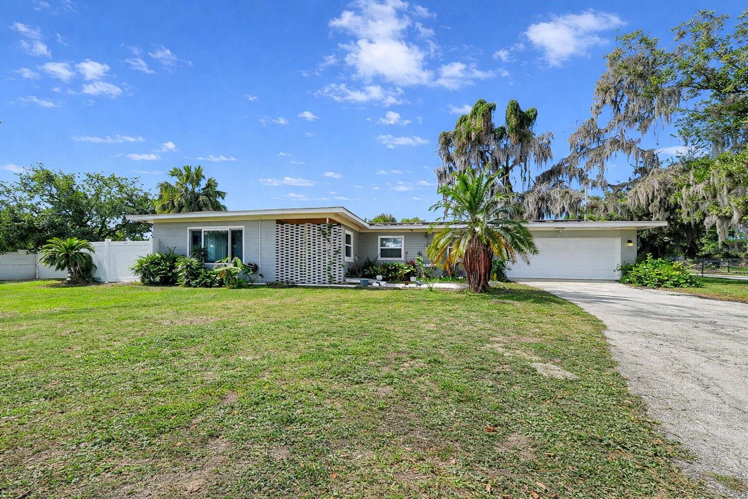 Image 2 of 37 For 913 Helena Drive