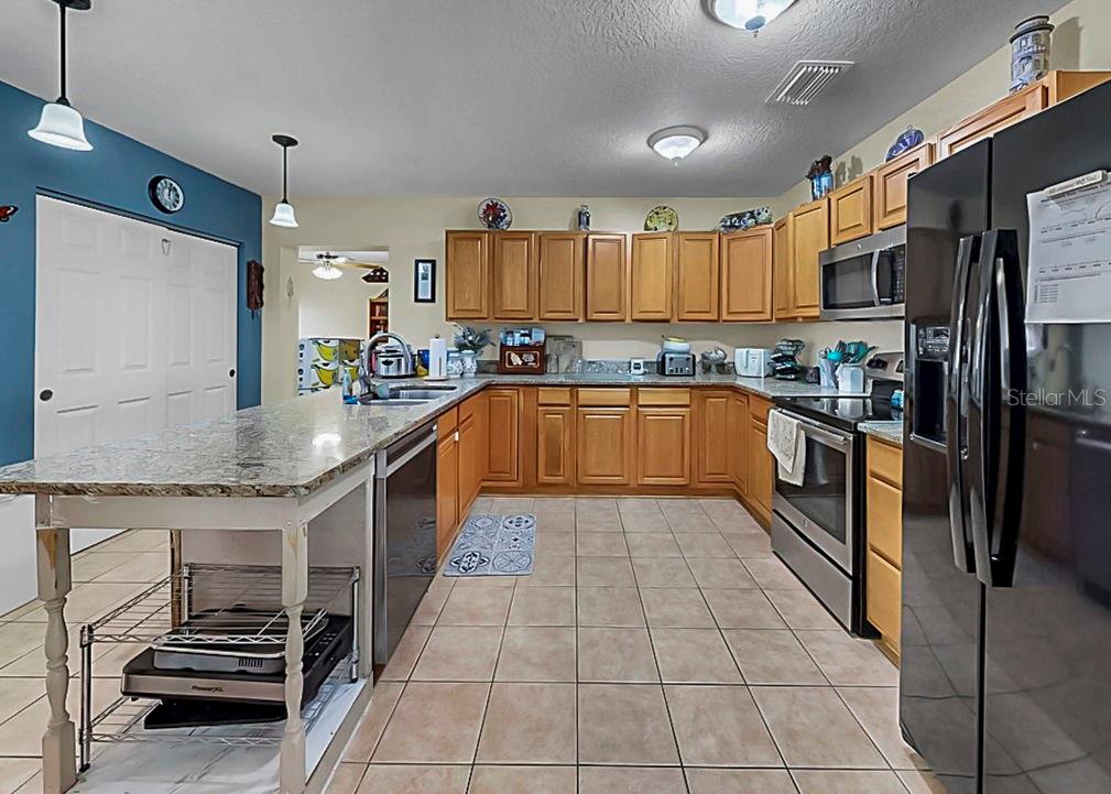 Image 20 of 37 For 913 Helena Drive