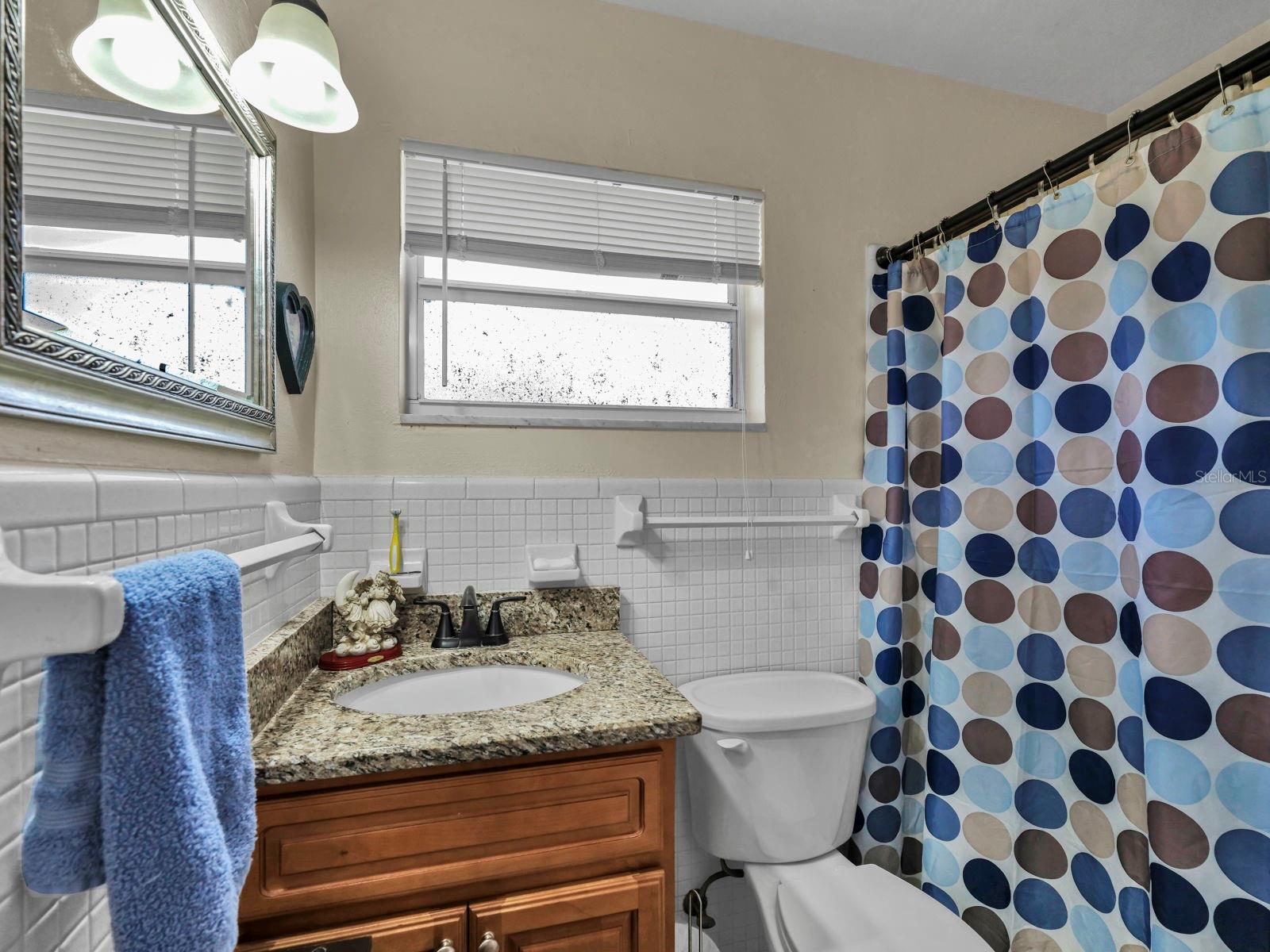 Image 22 of 37 For 913 Helena Drive