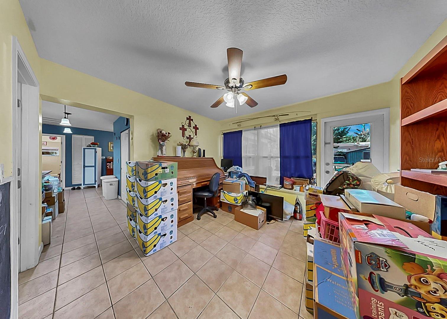 Image 27 of 37 For 913 Helena Drive