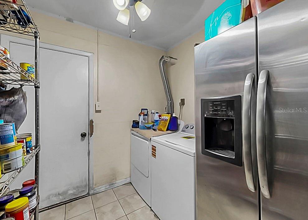 Image 31 of 37 For 913 Helena Drive