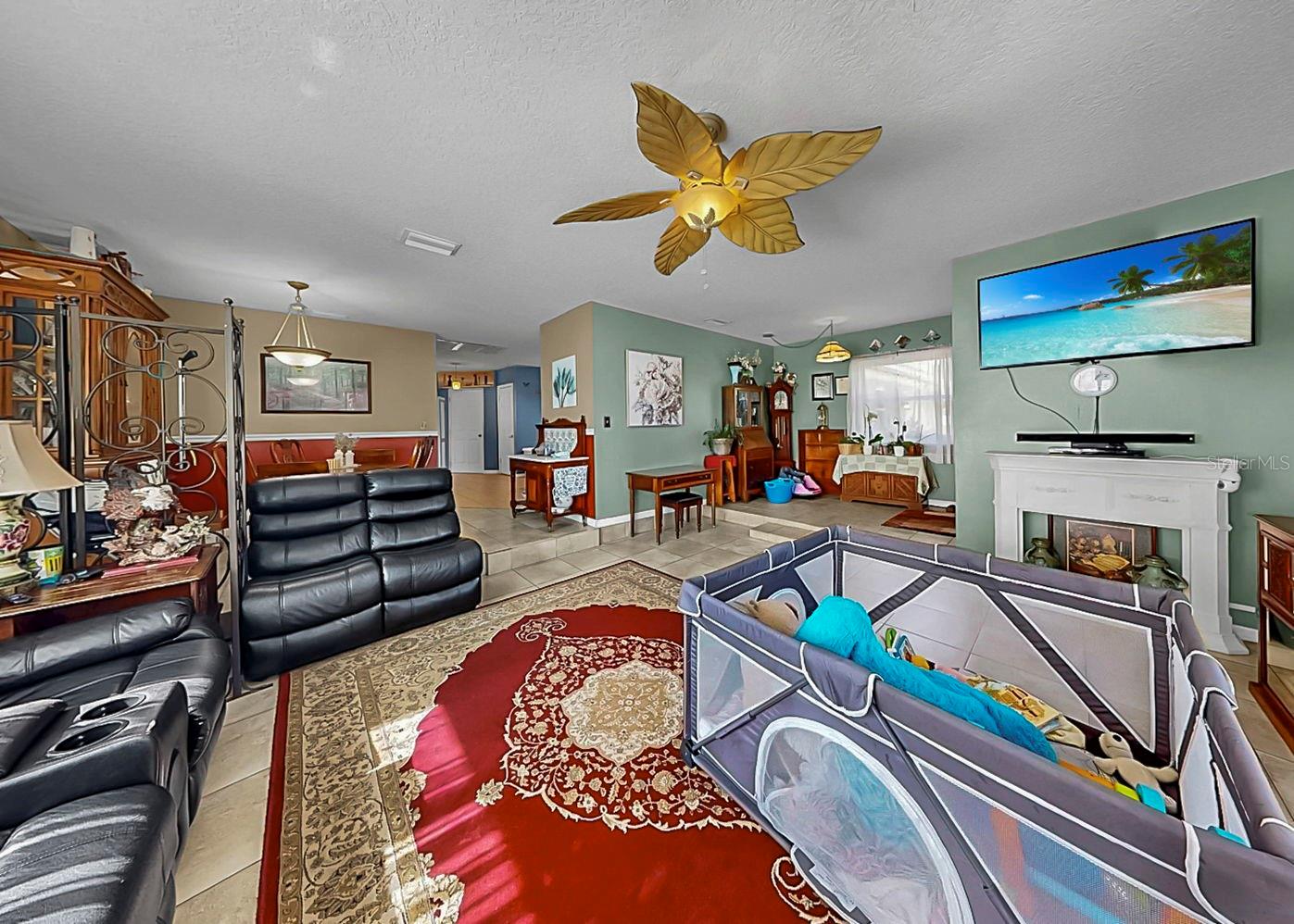 Image 5 of 37 For 913 Helena Drive