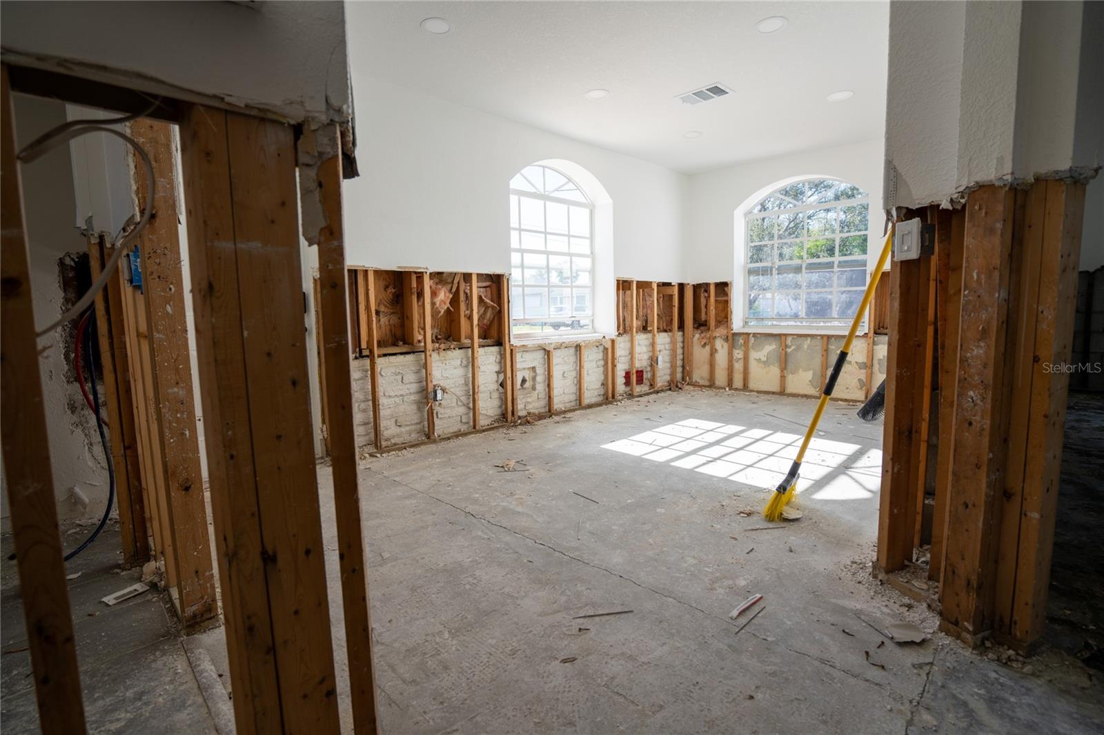 Image 17 of 37 For 7951 Gulf Boulevard