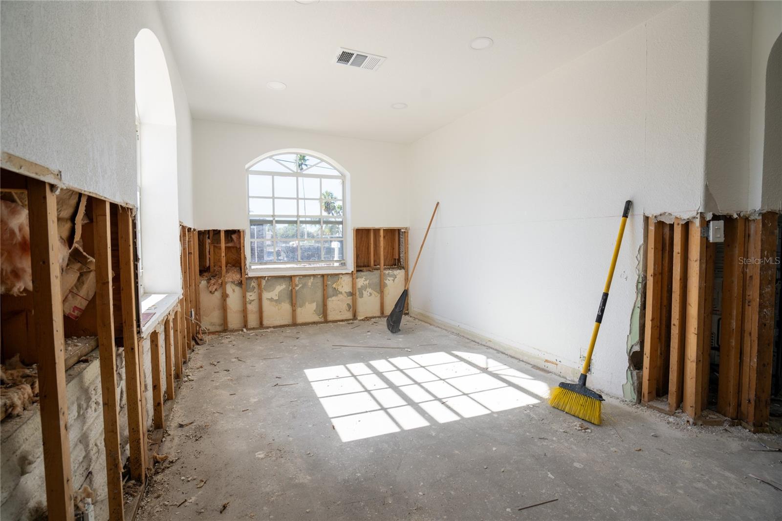 Image 20 of 37 For 7951 Gulf Boulevard