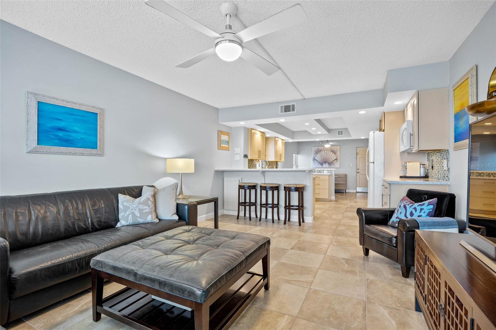 Image 11 of 30 For 19450 Gulf Boulevard 705