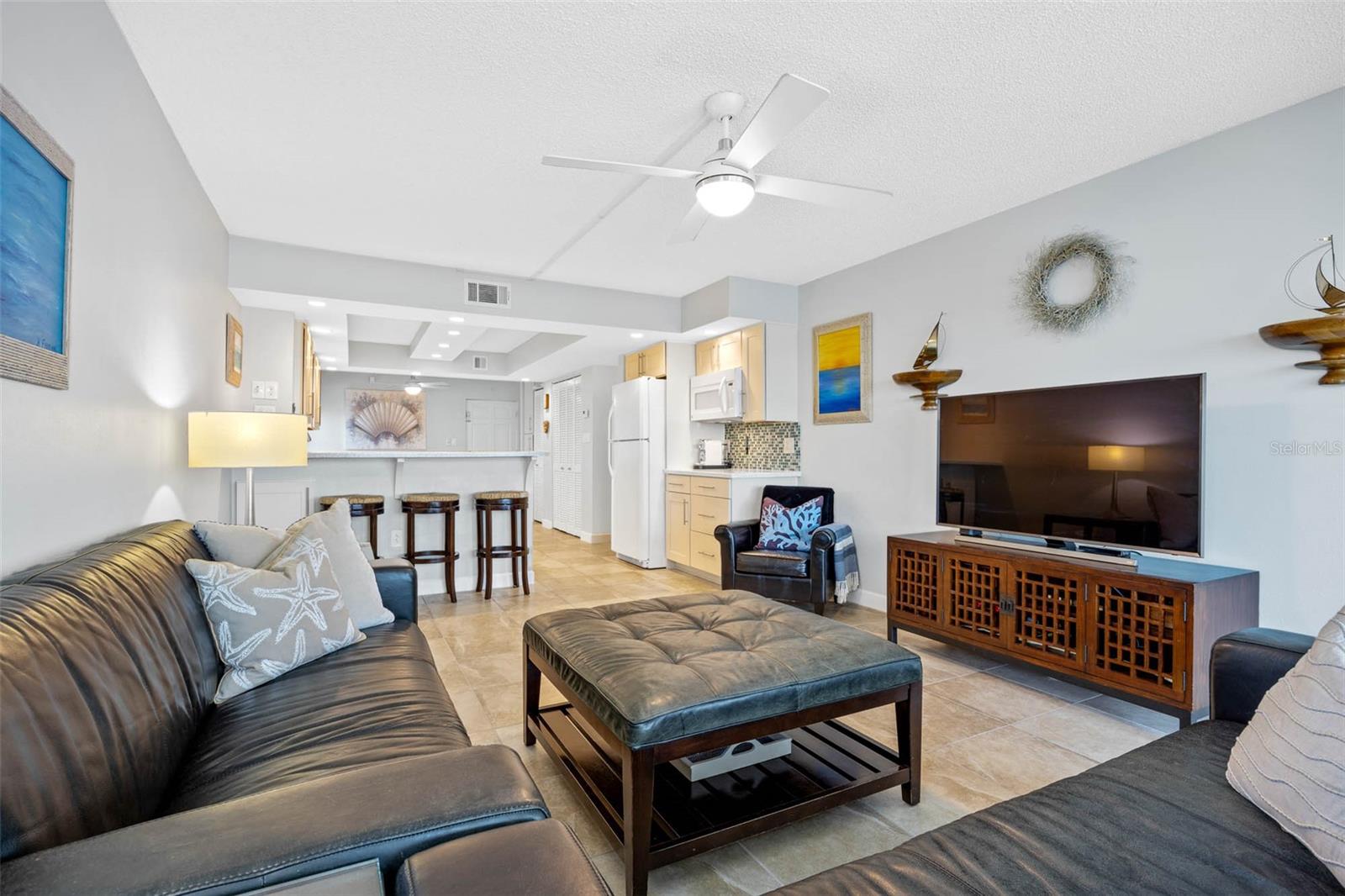 Image 12 of 30 For 19450 Gulf Boulevard 705