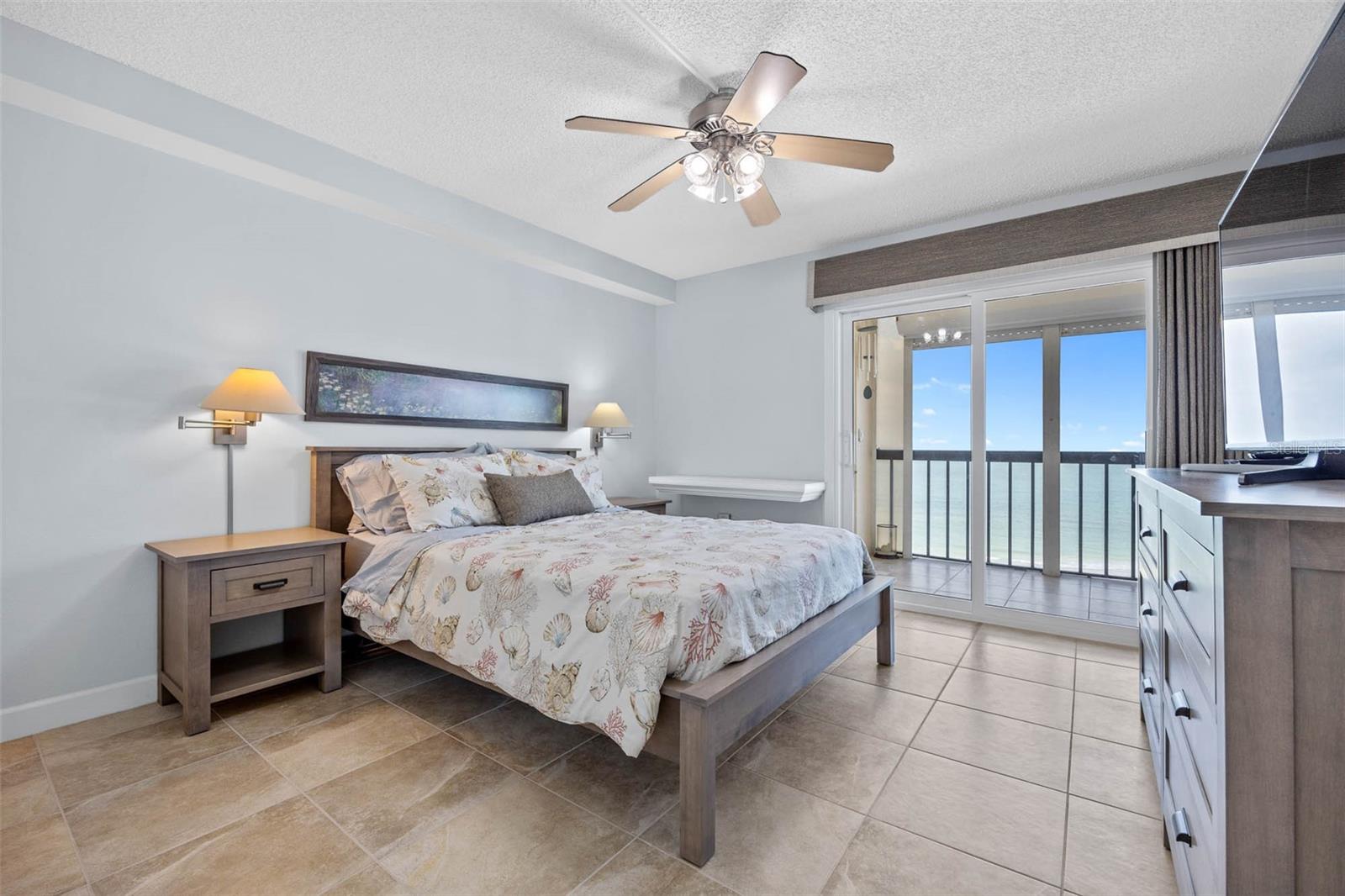 Image 17 of 30 For 19450 Gulf Boulevard 705