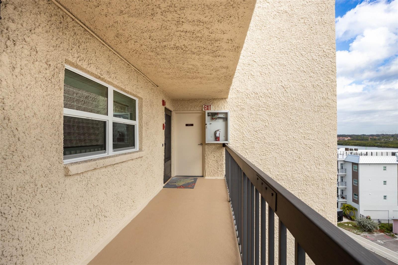 Image 2 of 30 For 19450 Gulf Boulevard 705